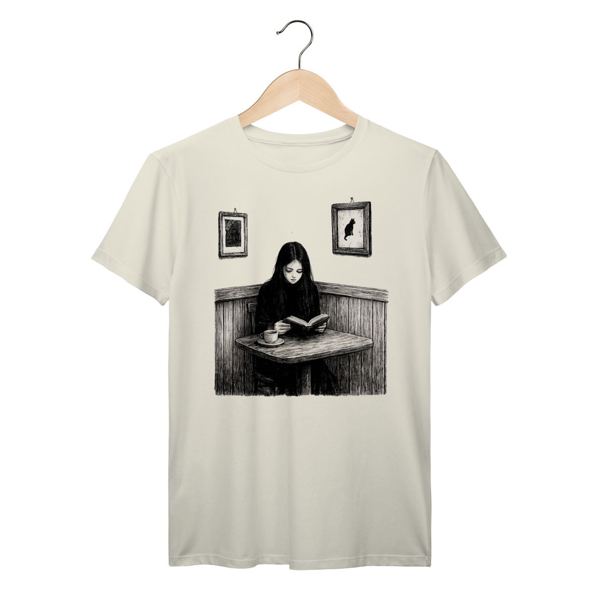 Camiseta Surian Troff Menina lendo no Café Algodão Prime