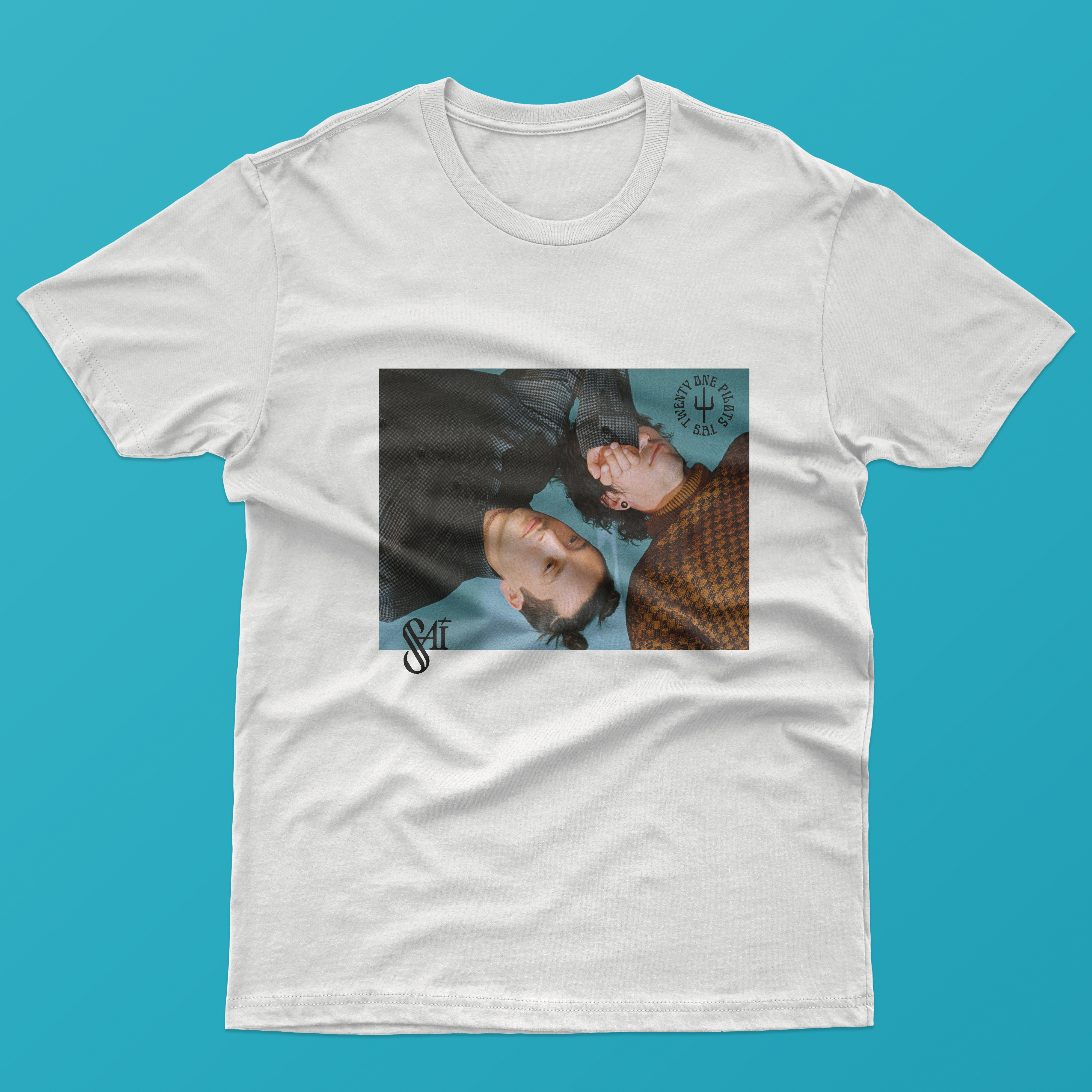 Camiseta Tyler & Josh SAI logo (branca) - Twenty one pilots