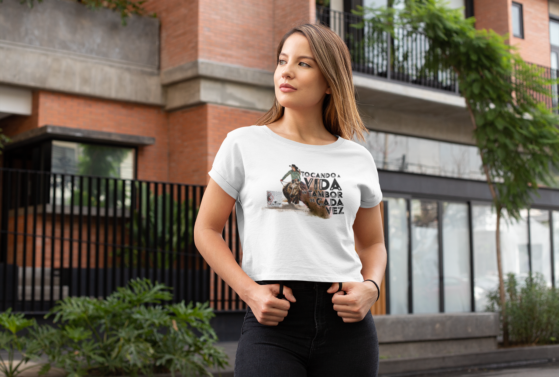 Nome do produto  Blusa Cropped Tocando a Vida - Mulher