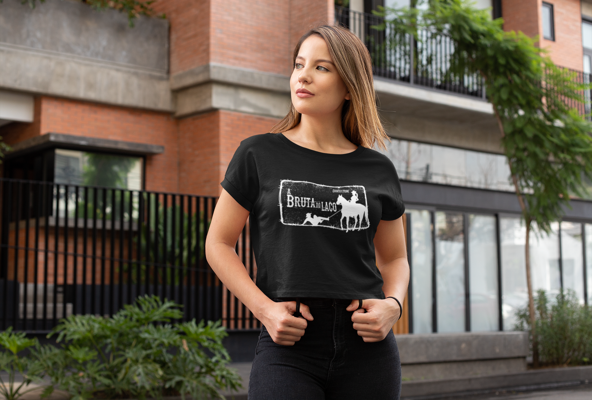 Nome do produto  Blusa Cropped Preta A Bruta do Laço - Mulher