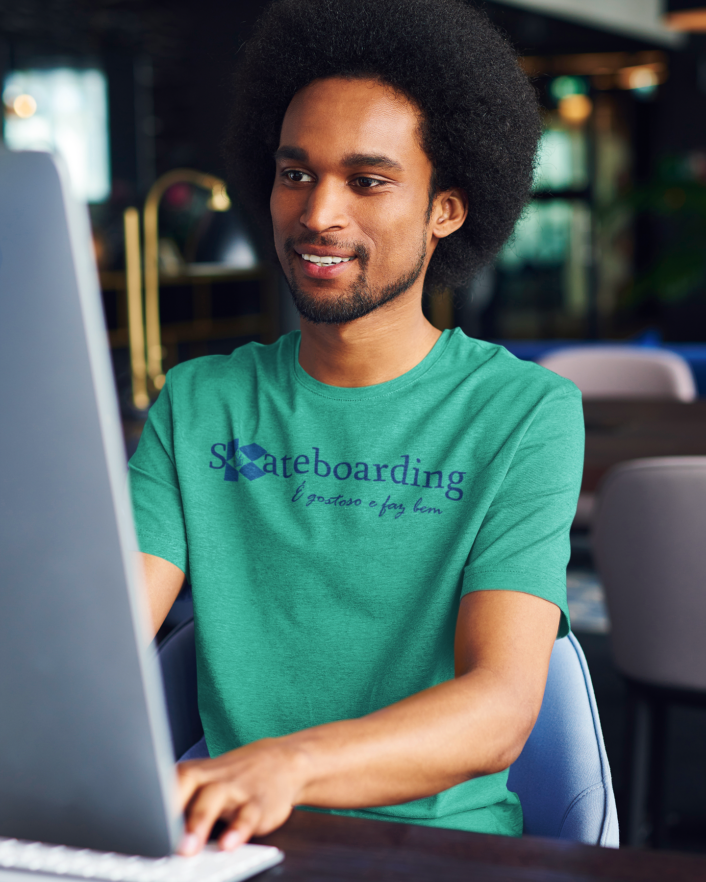Camiseta Skateboarding É Gostoso e Faz Bem