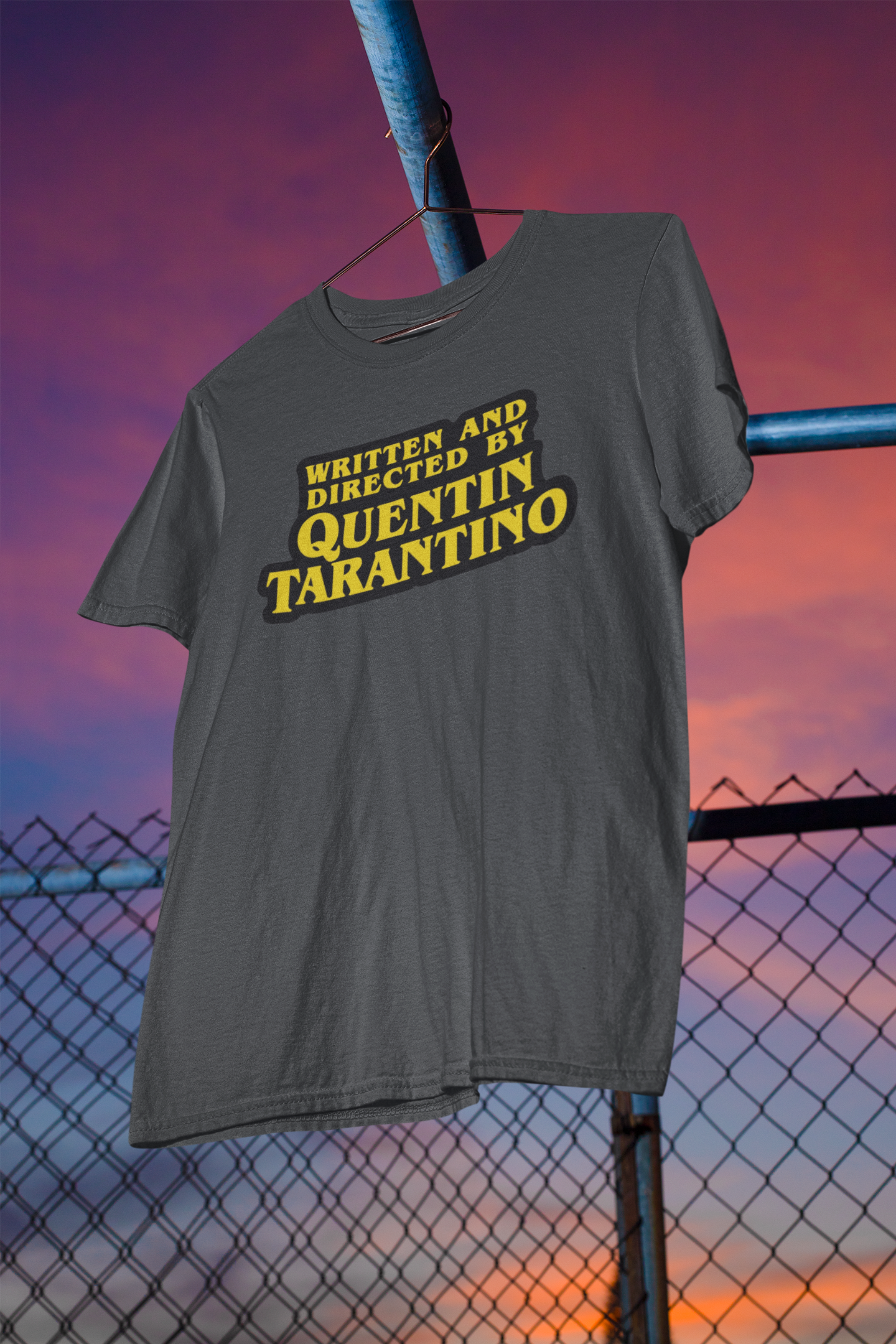 Camisa ESTONADA Written And Directed By Quentin Tarantino (Cores)
