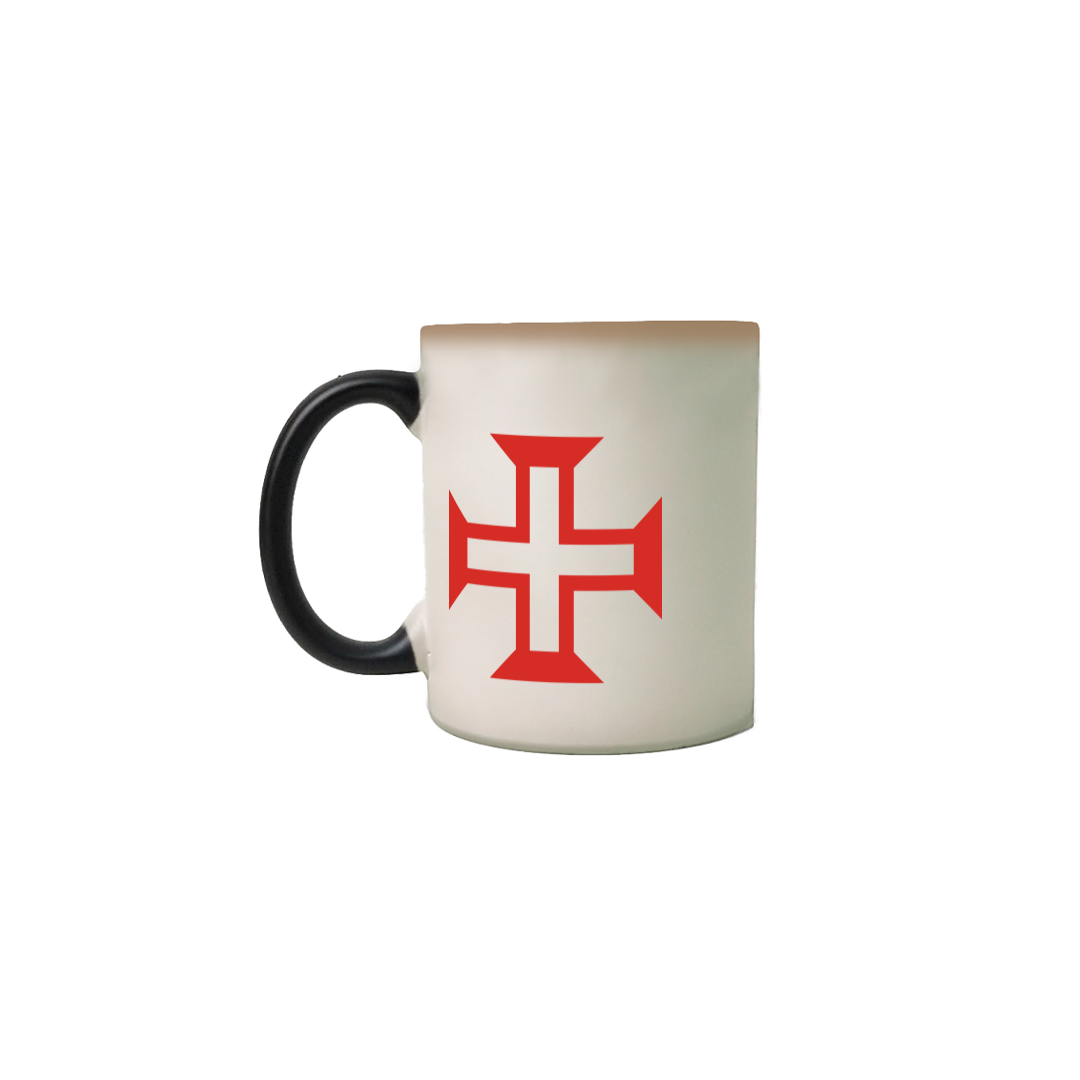 Caneca Mágica. Quando esquenta a Cruz de Malta aparece.
