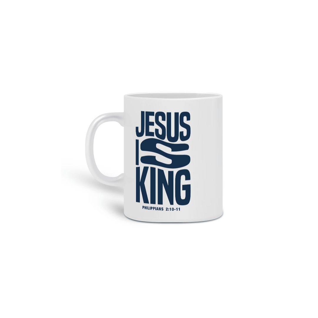 Mostre sua fé com estilo: Adquira a caneca 'Jesus is King'