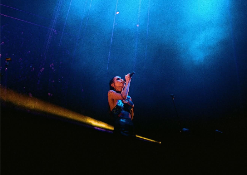 Poster  Lia Paris Show 