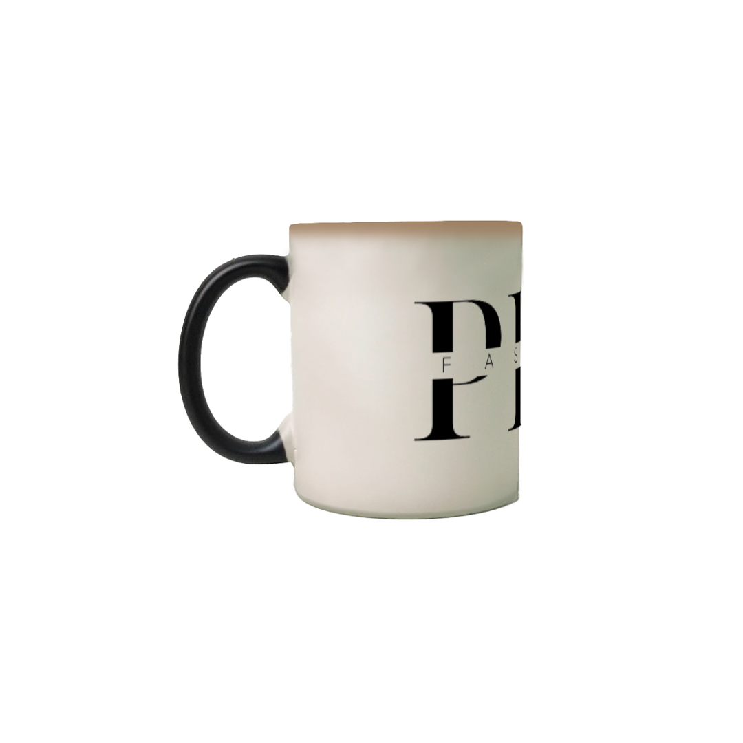 caneca magica com a logo da loja 