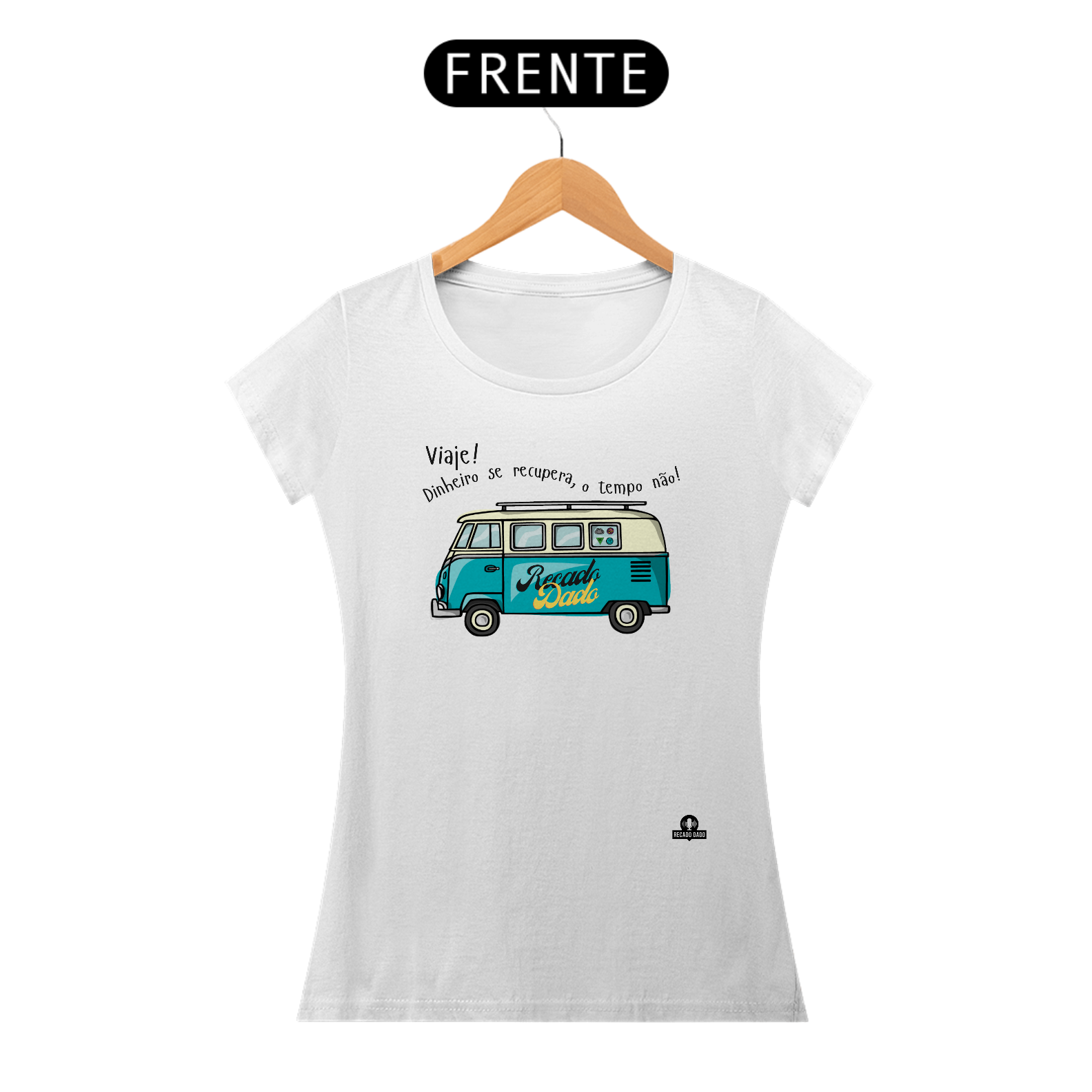 Camiseta feminina de viagem com linda estampa de Kombi motor home e a frase 