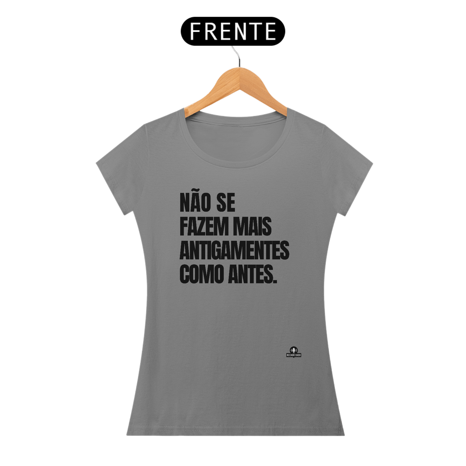 Camiseta feminina com frase de humor 