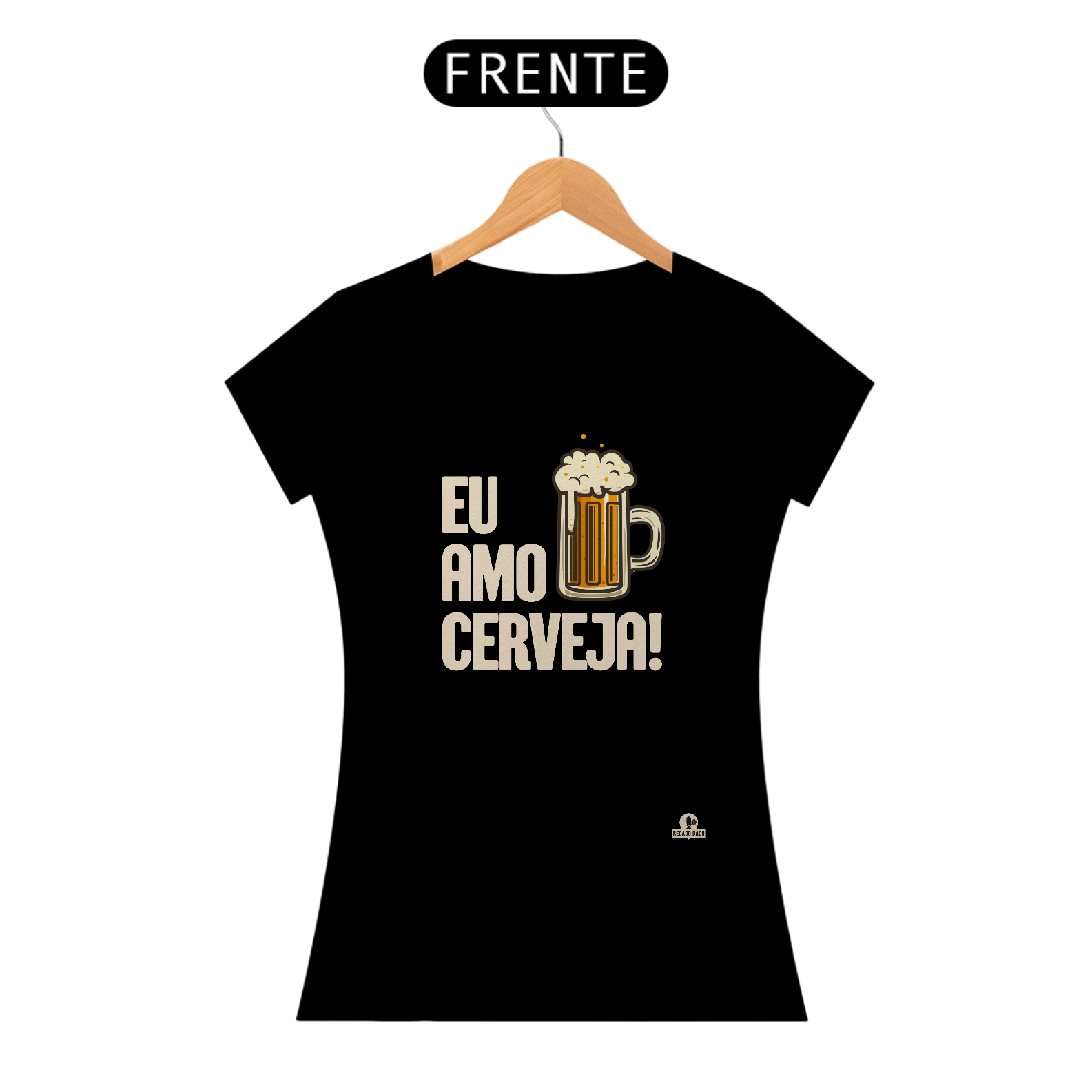 Camiseta com a frase Eu Amo Cerveja e imagem de uma bela caneca de Chopp.