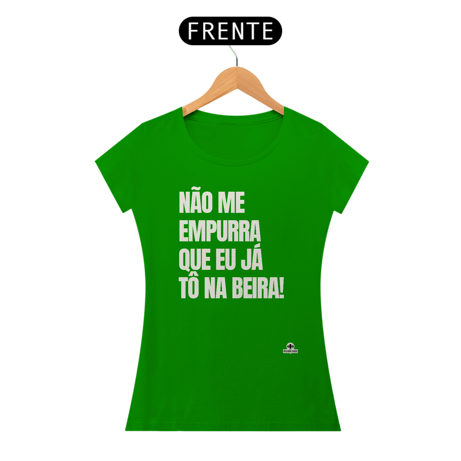 Camiseta feminina com frase de humor 