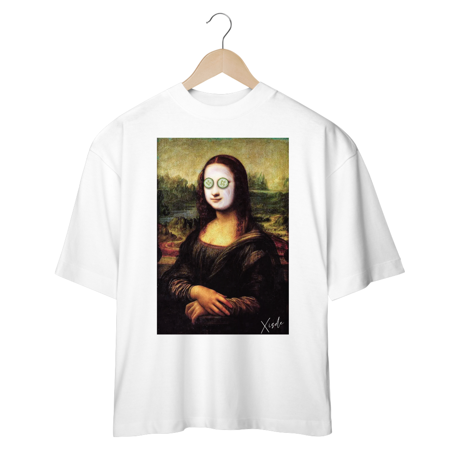 Camiseta oversize - Monalisa com pipino nos olhos