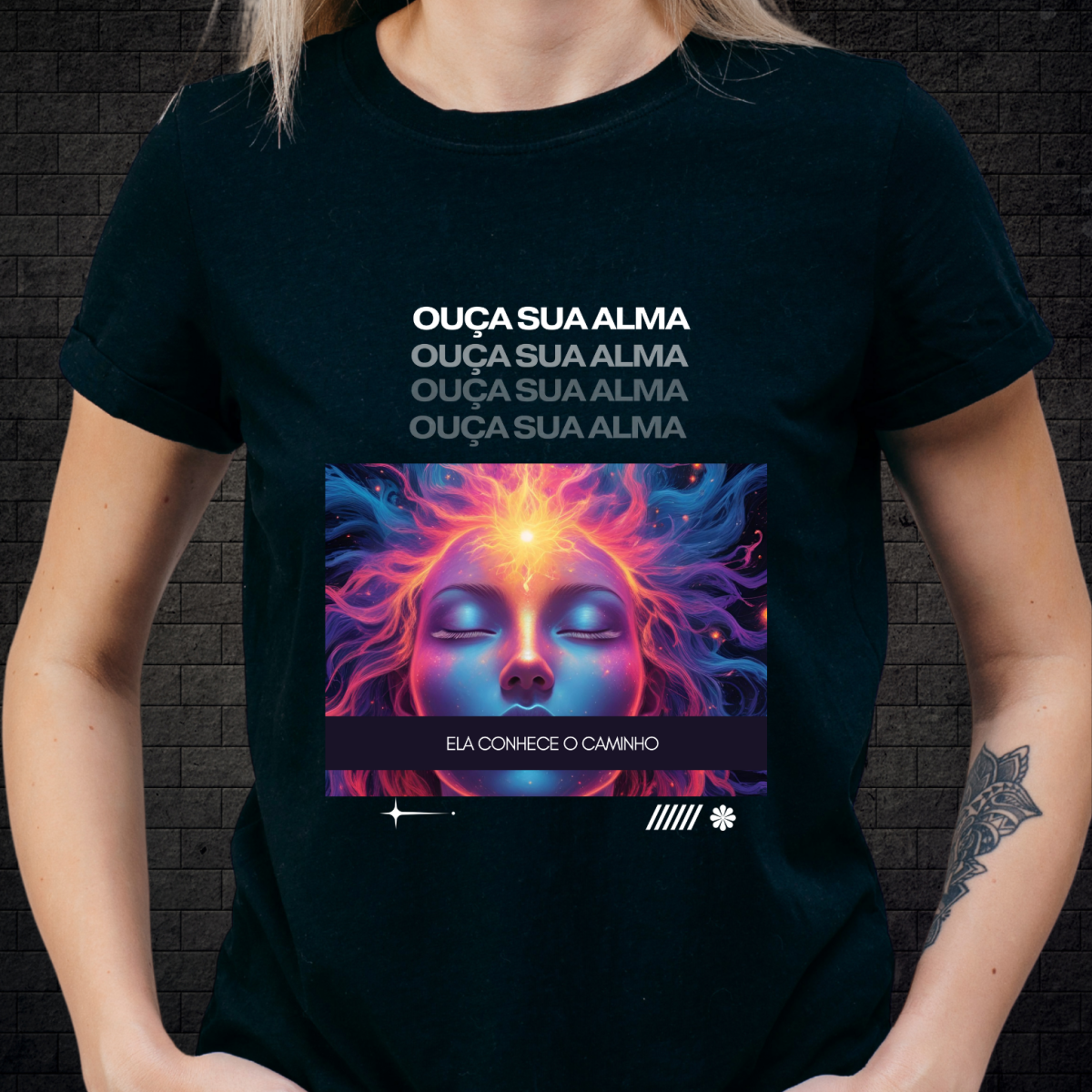 Camiseta Preta com estampas nas costas- Ouça sua Alma