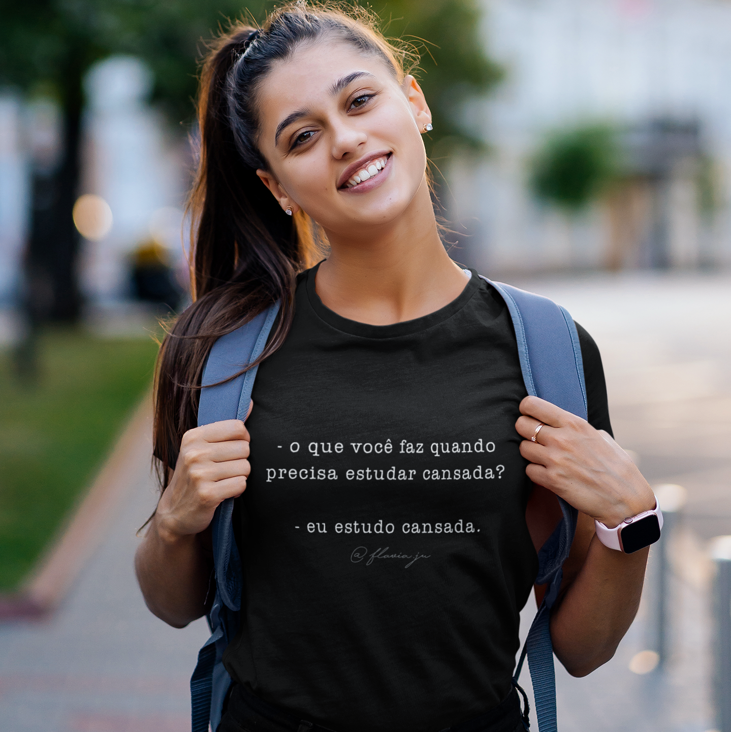 Nome do produto  Camiseta Feminina O Que Você Faz Quando Precisa Estudar Cansada (Preta)