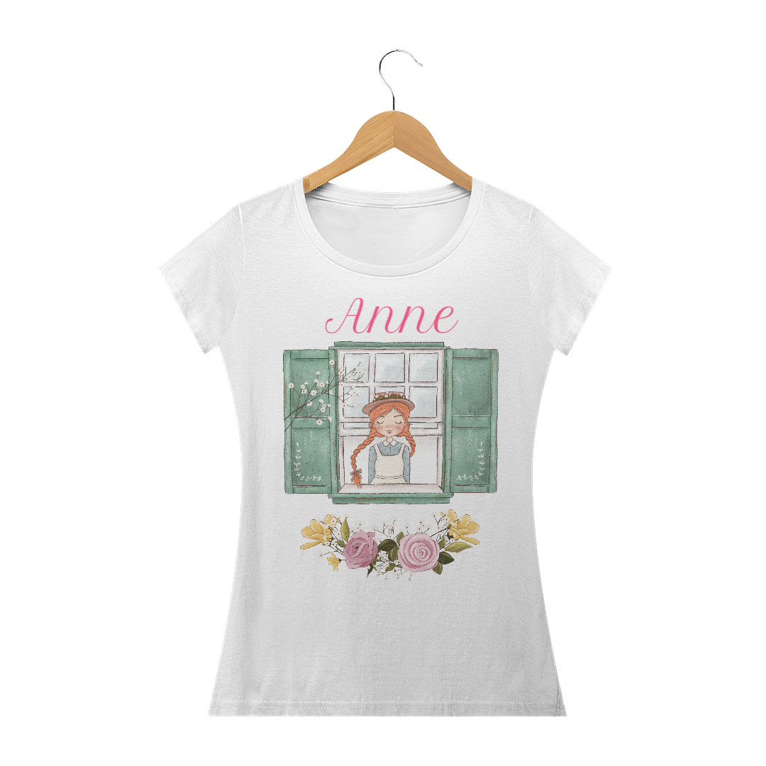 Nome do produto  Camiseta feminina Anne na janela