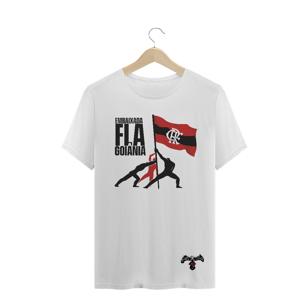 Nome do produto  T-shirt Plus Size Branca da Embaixada Fla-Goiânia