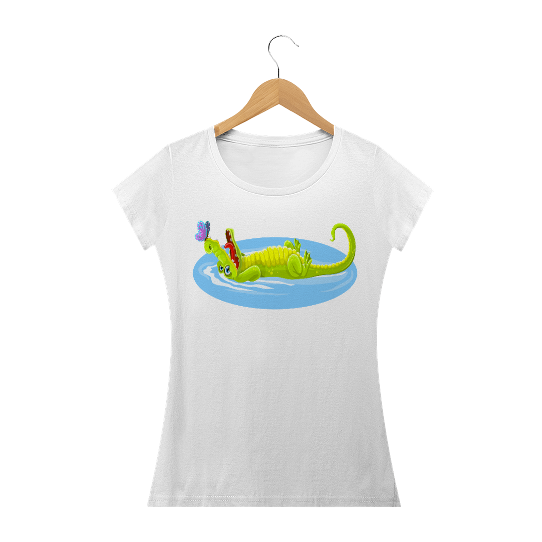 Camiseta Baby Long Quality Feminina Estampa Jacaré Relaxando na Água