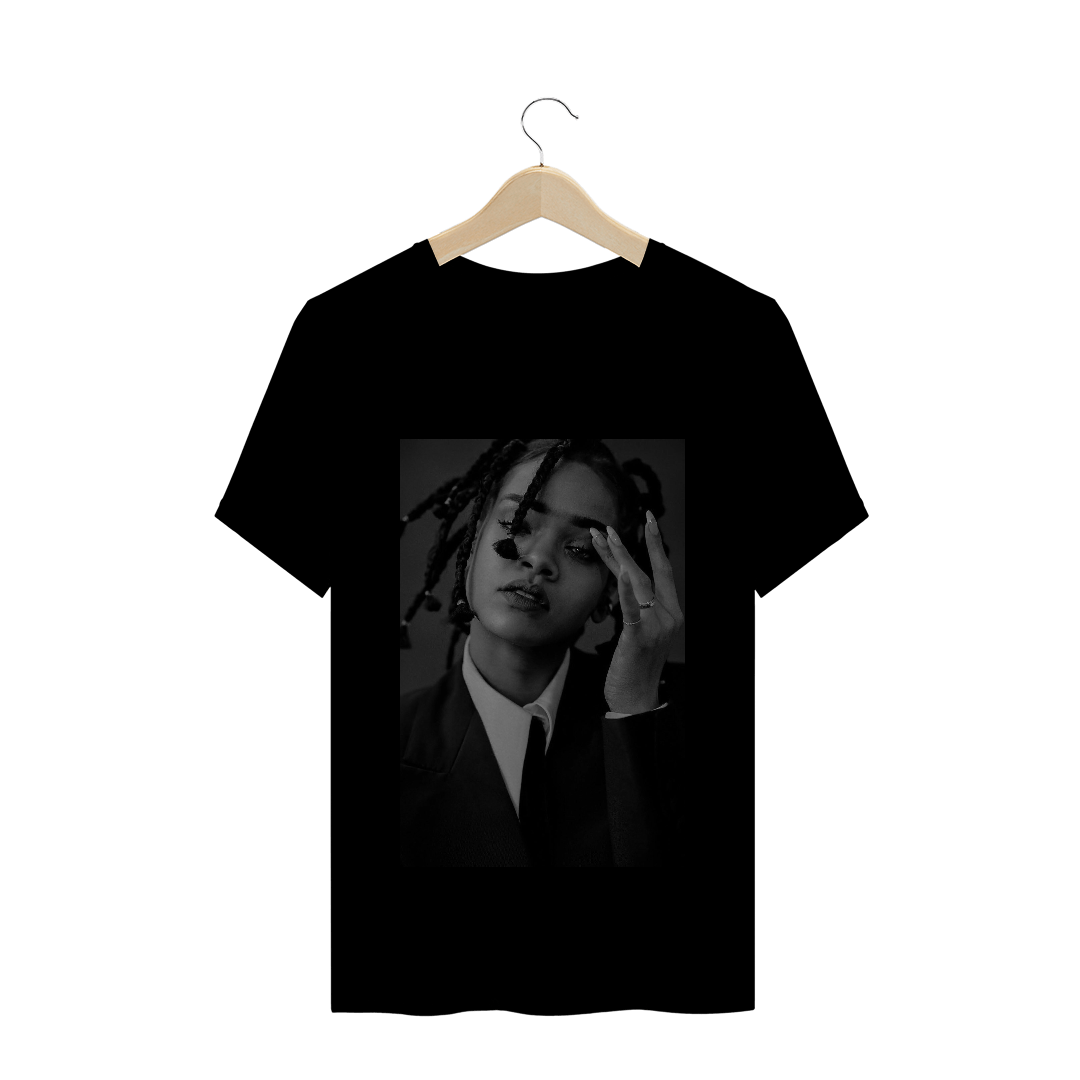 Nome do produto  T-shirt Rihanna II