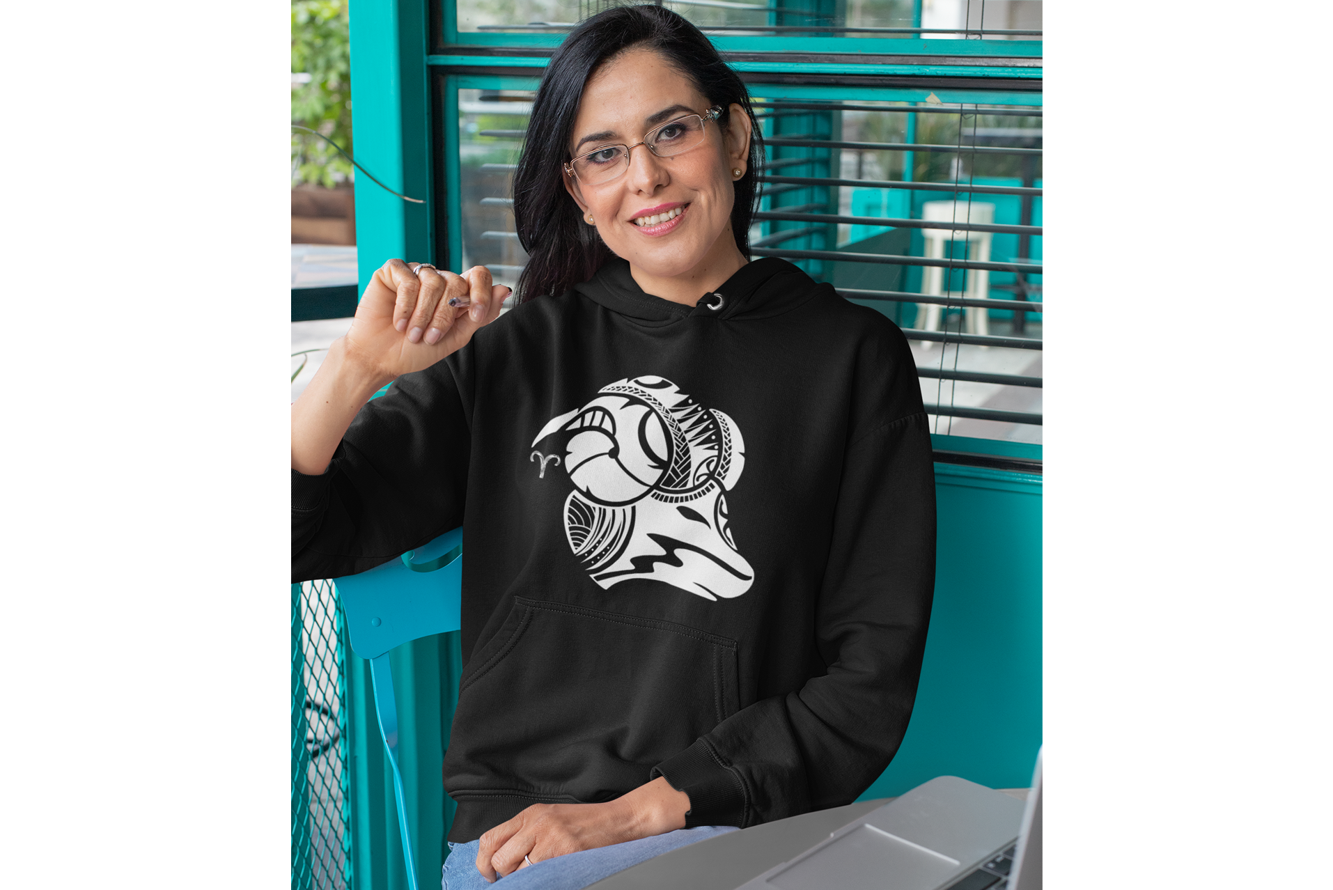 MOLETON CANGURÚ PRETO COM CAPUZ