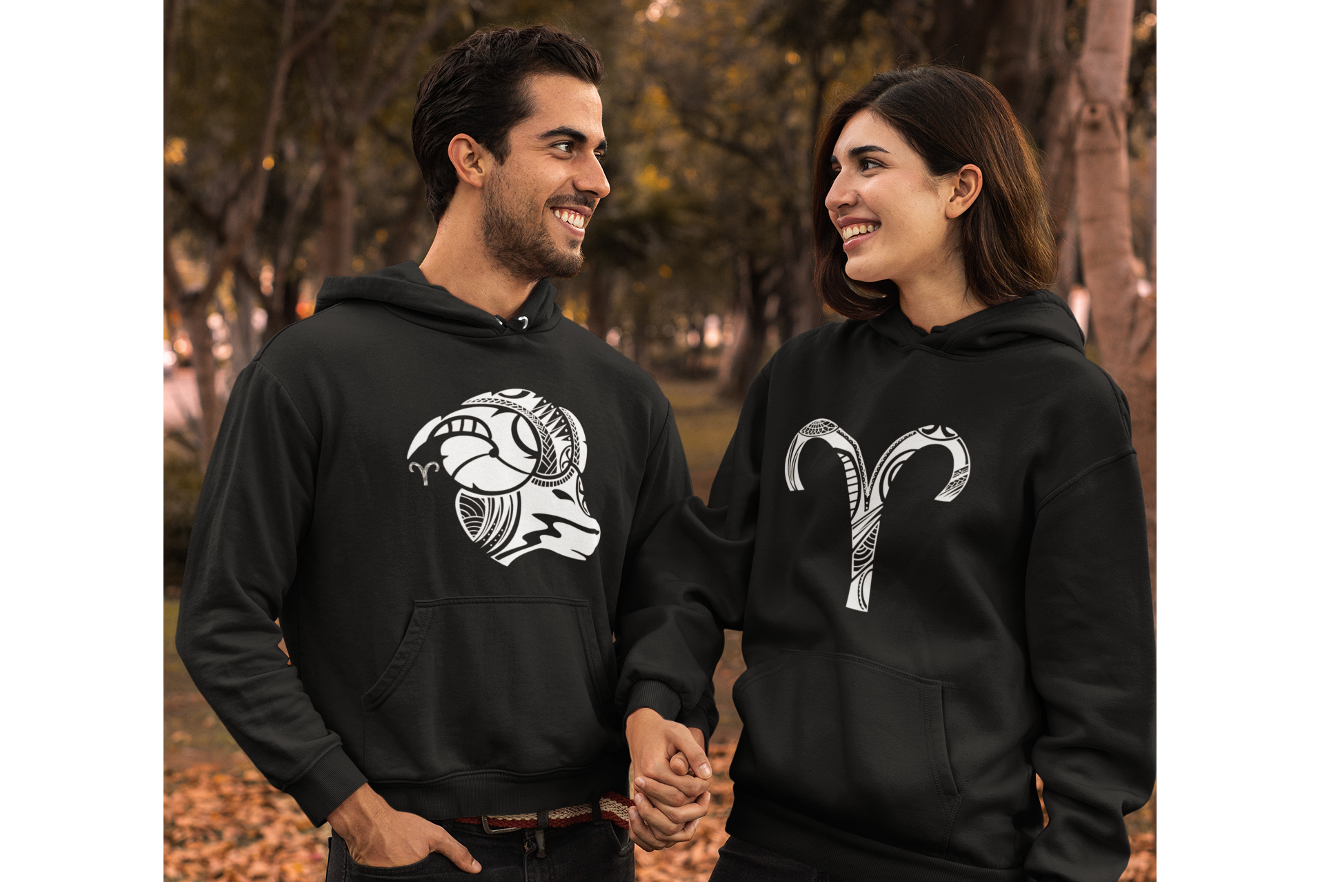 MOLETON PRETO CANGURÚ COM CAPUZ - SIGNO ÁRIES