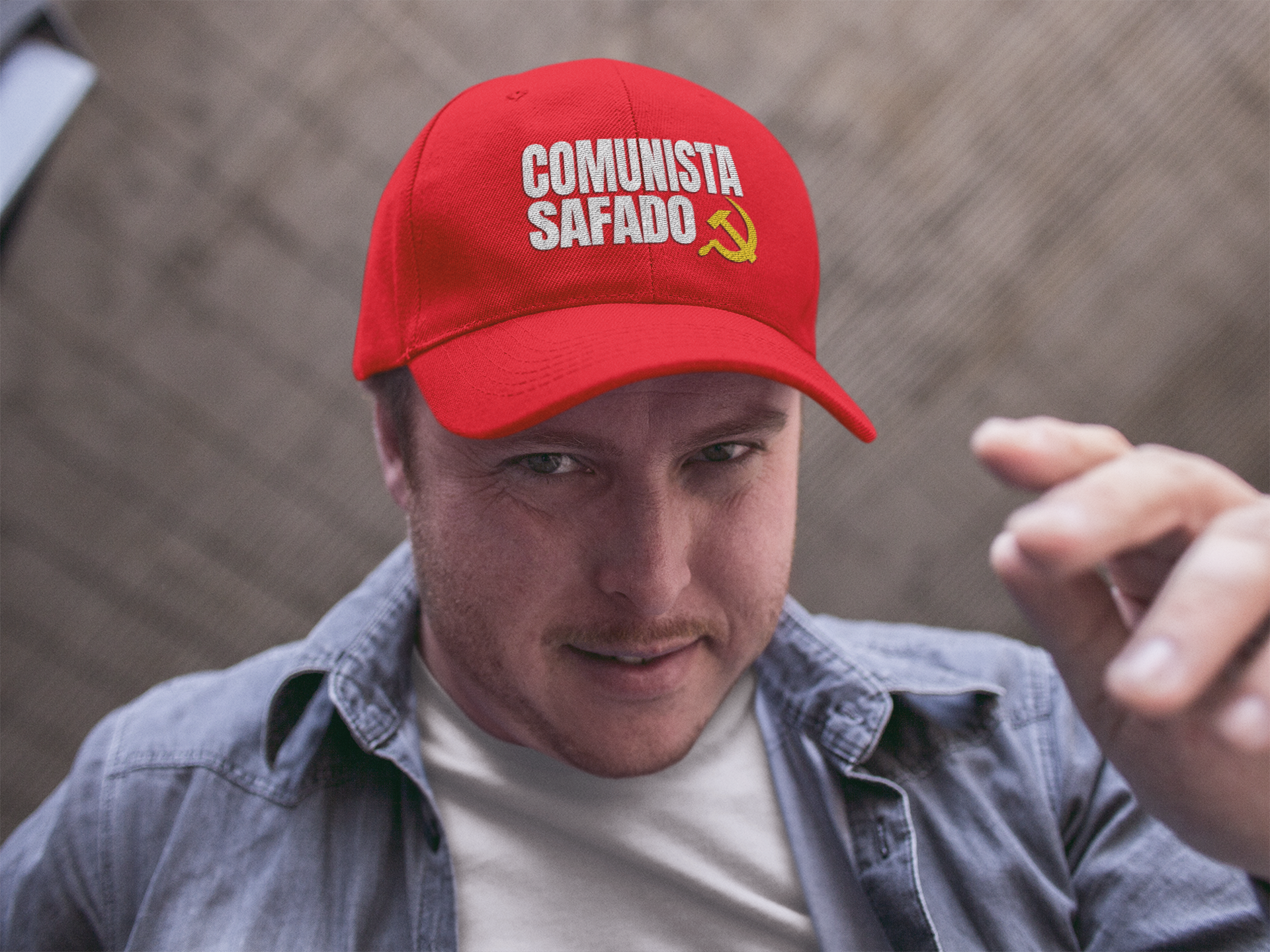 Boné de tecido COMUNISTA SAFADO