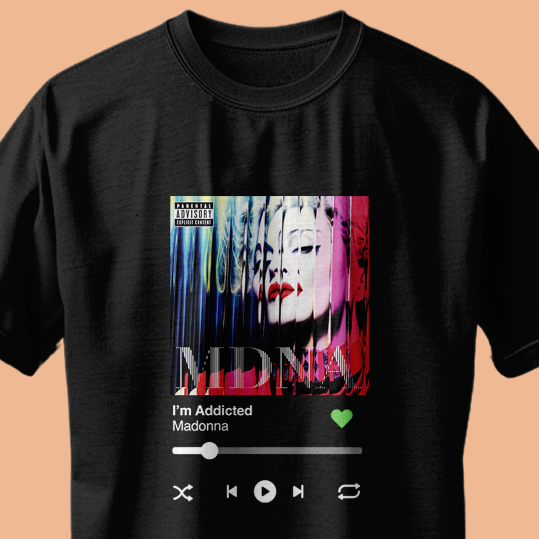 Camiseta Ouvindo Madonna (Disco MDNA)