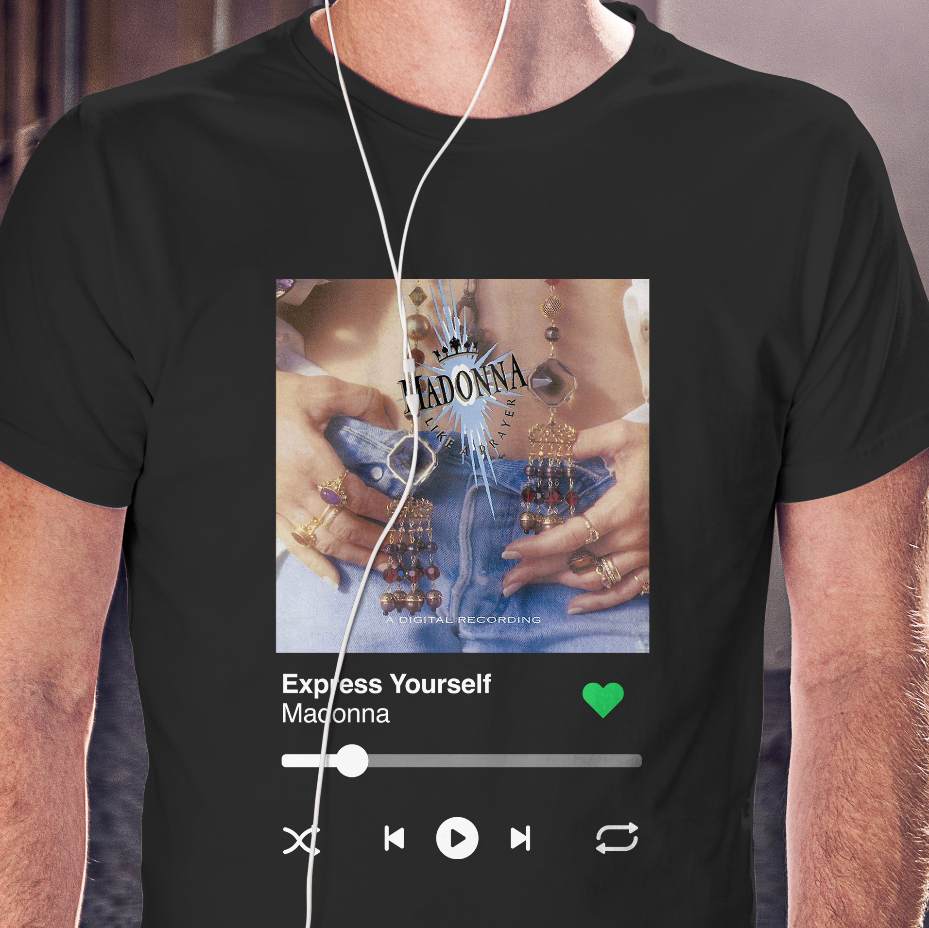 Camiseta Ouvindo Madonna (Express Yourself)