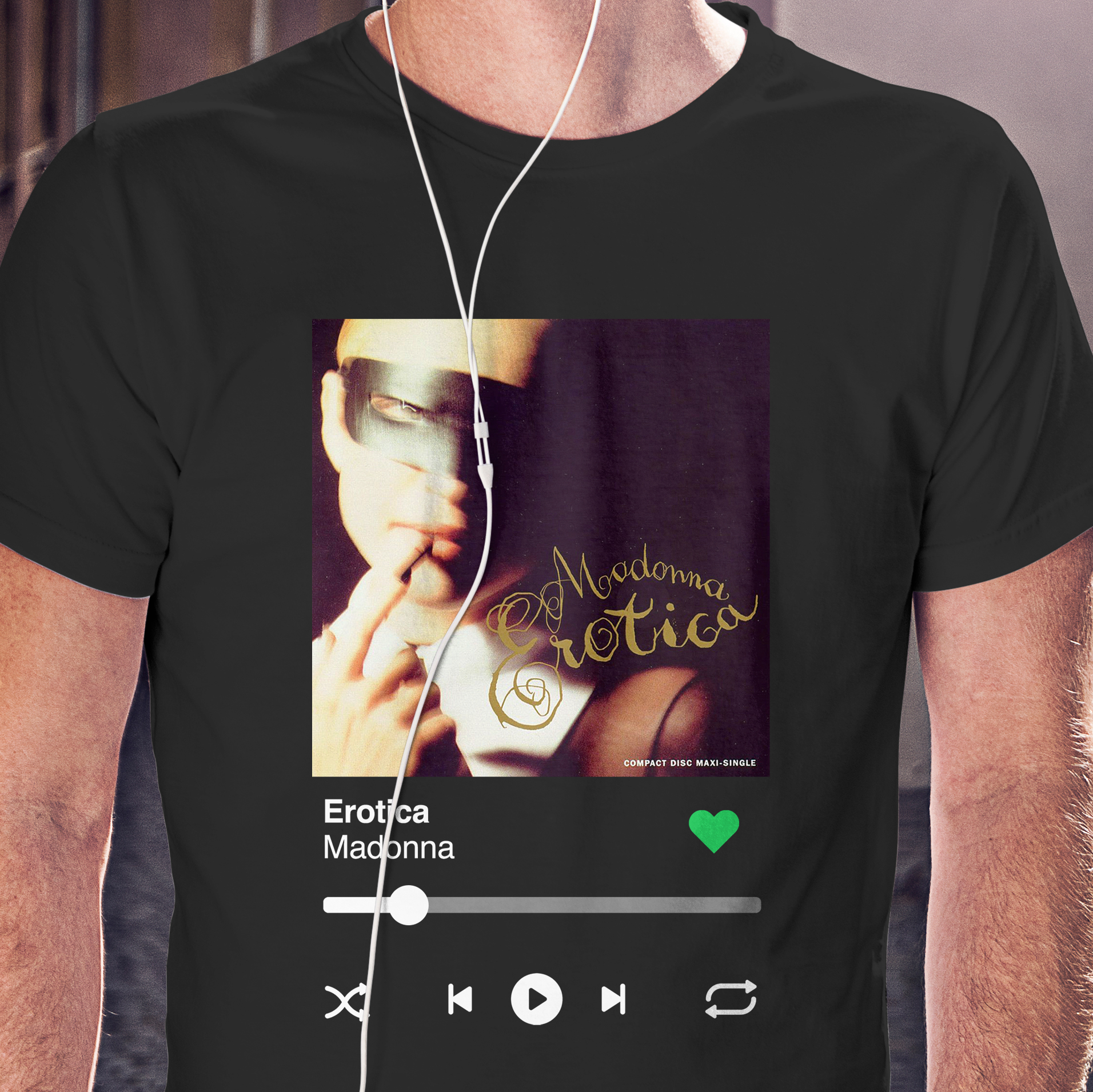 Camiseta Ouvindo Madonna (Erotica)