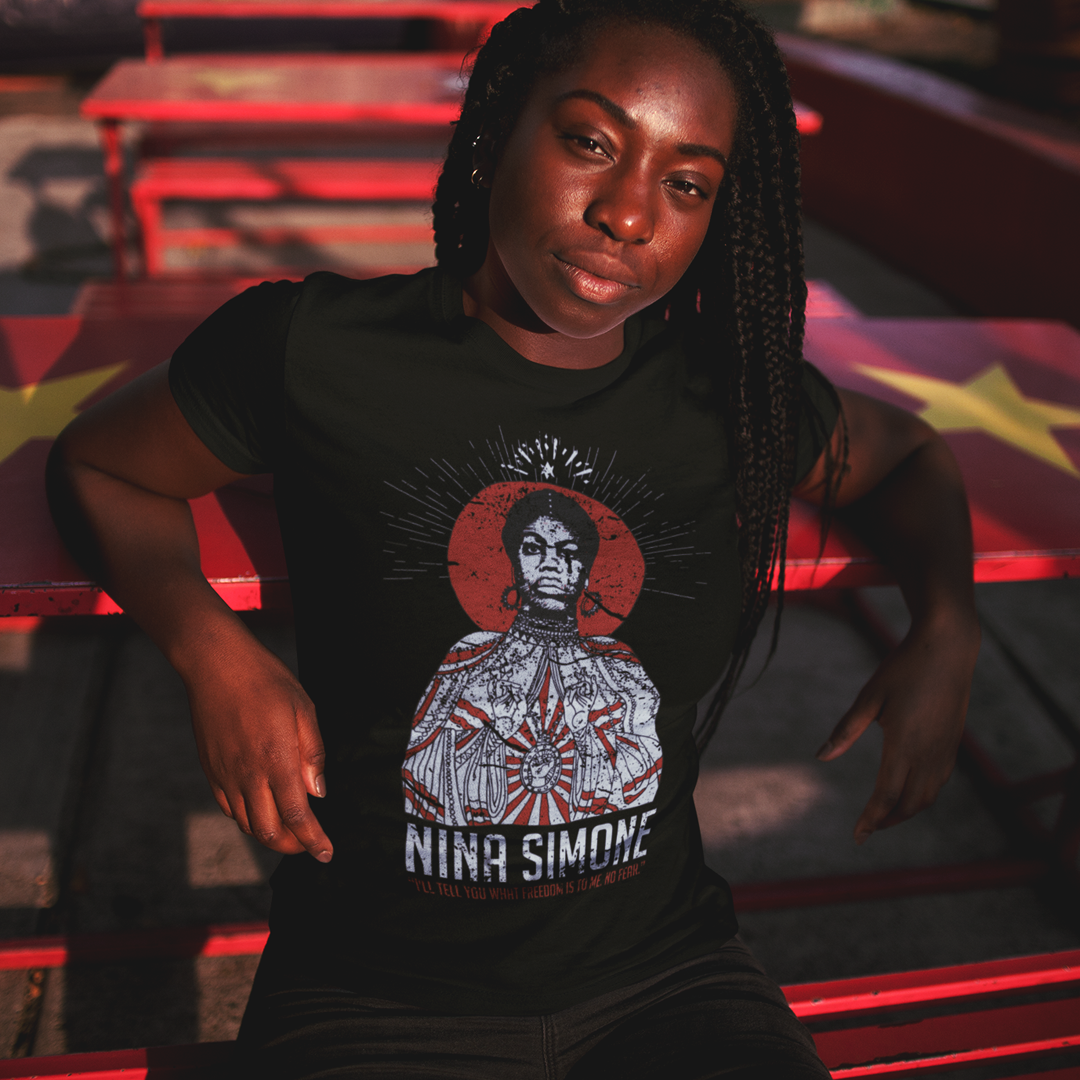 Camiseta Santa Nina Preta Feminina