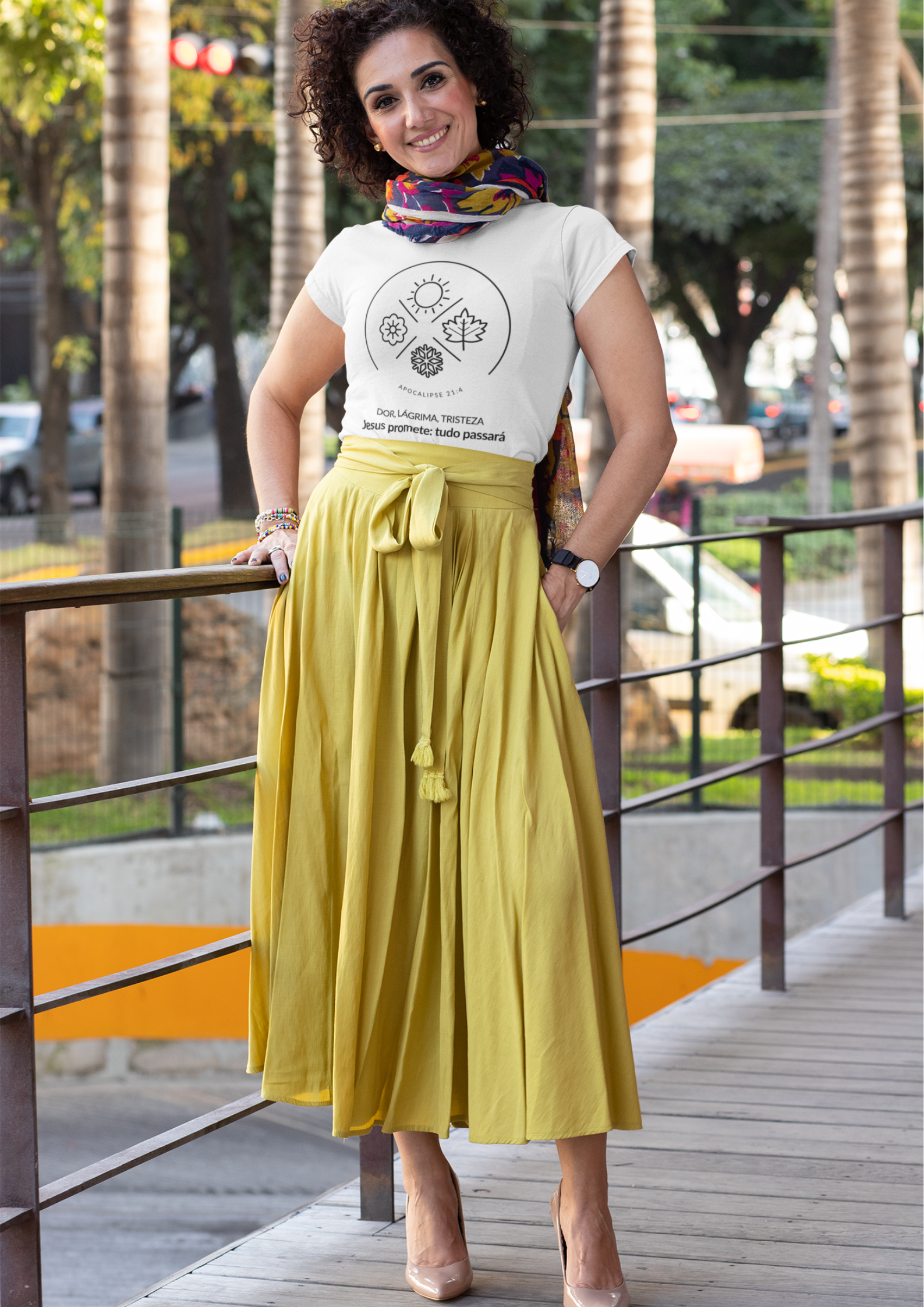 T-SHIRT FEMININA - MALHA CLASSICA - ESTAÇÕES (BLACK)