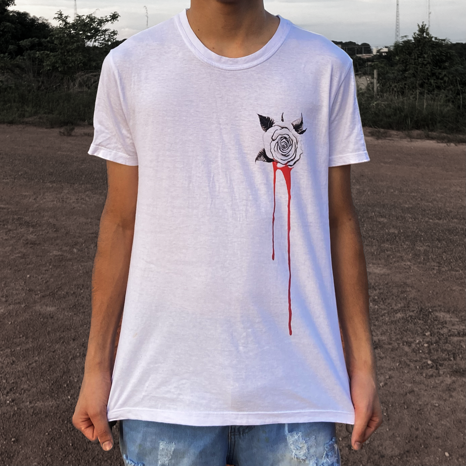 Camiseta Rosa Sangrando