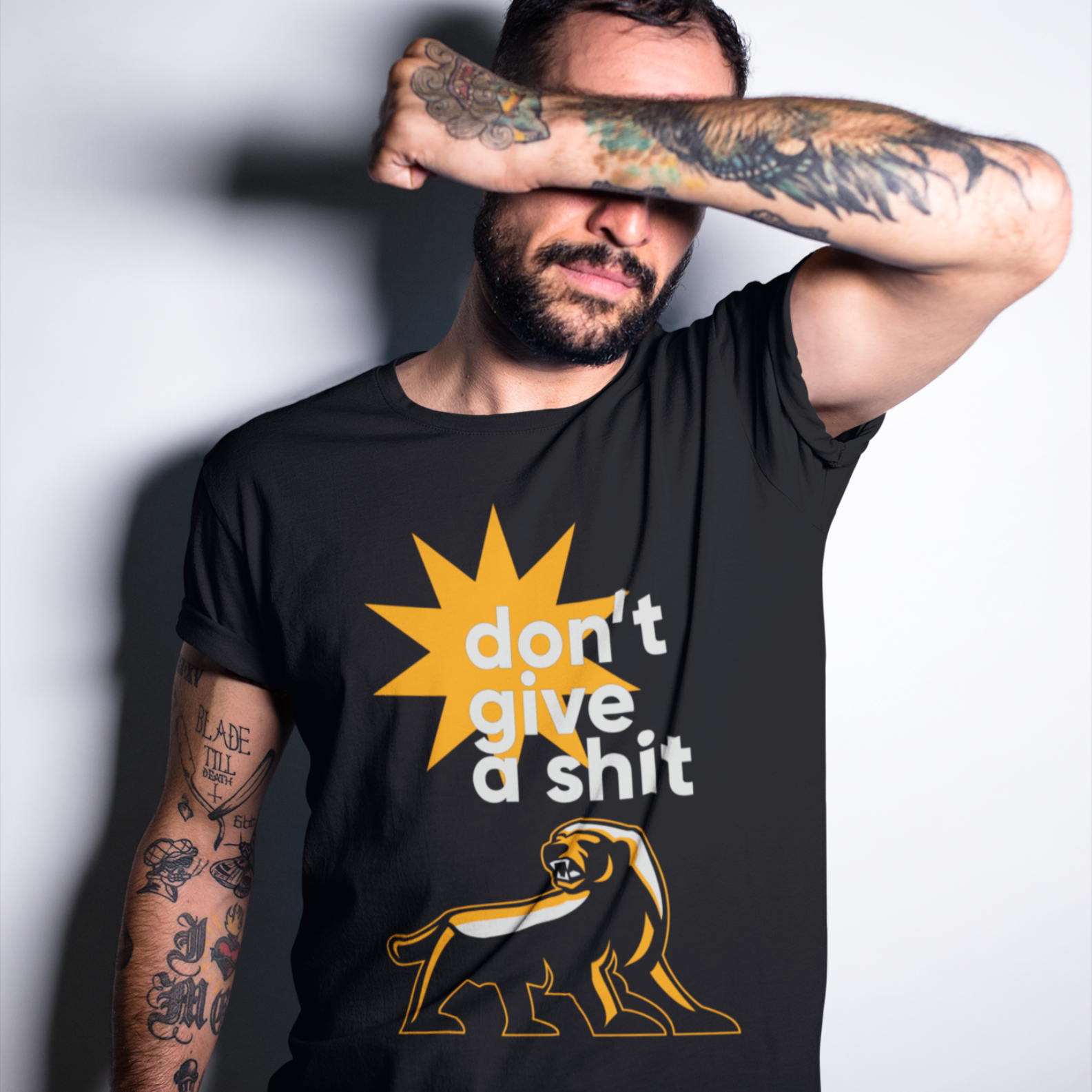 CAMISETA DONT GIVE A SHIT PRETA