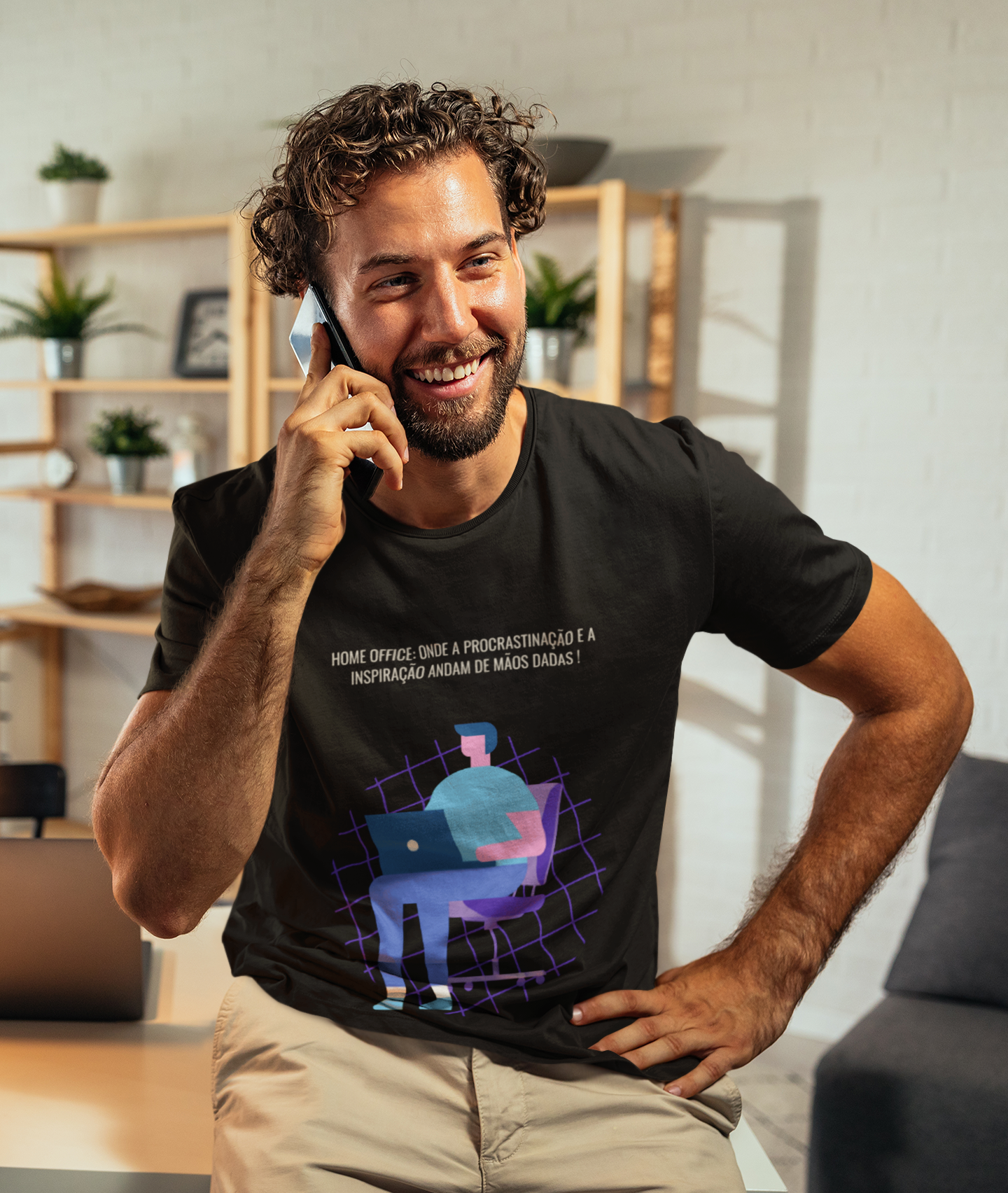 Camiseta - Frase - Home Office: Onde a procrastinação e a inspiração andam de mãos dadas!