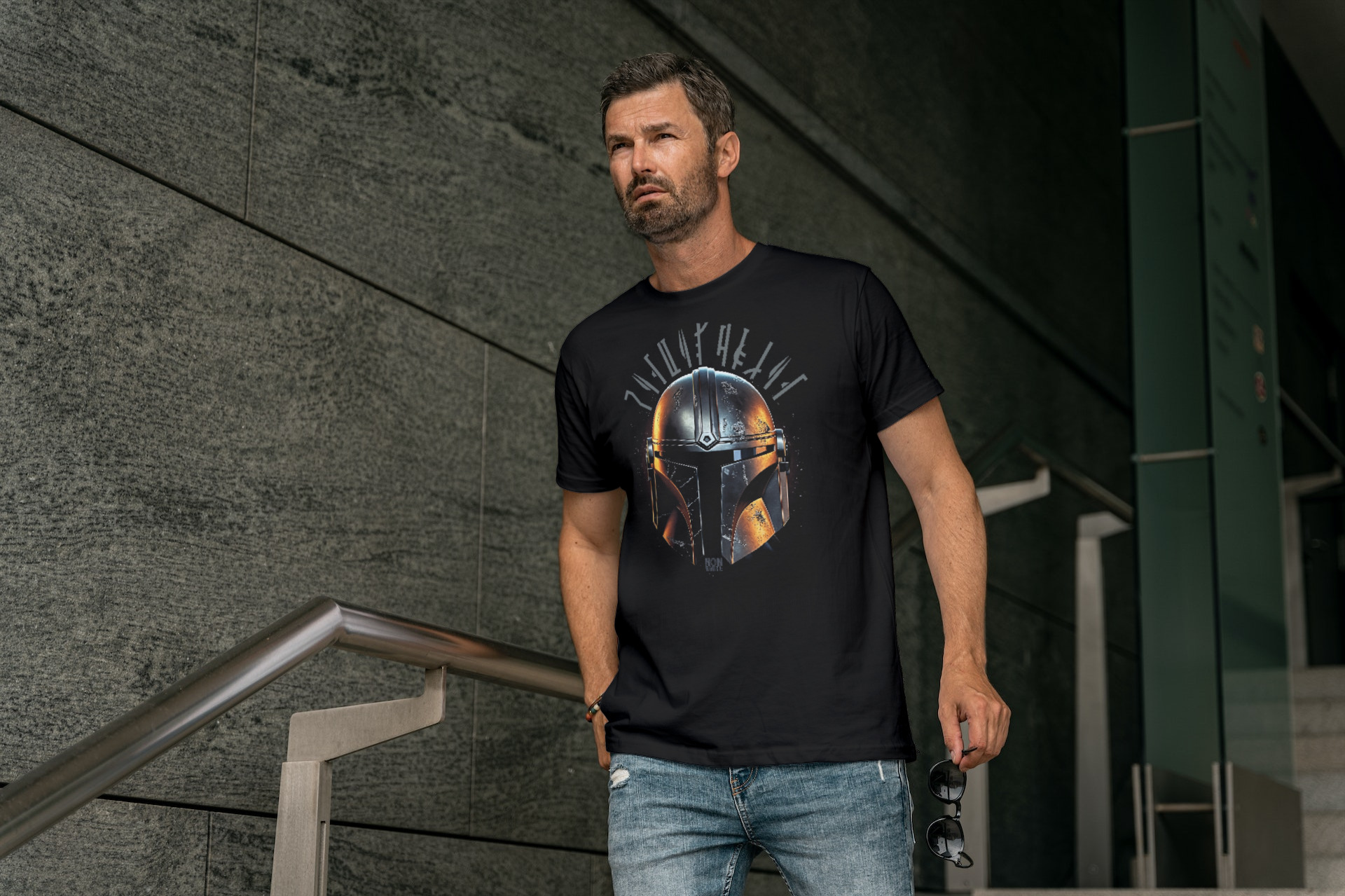 23SW001 - Mandalorian Helmet