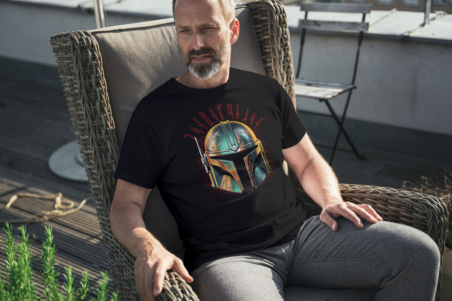 23SW003 - Mandalorian Helmet