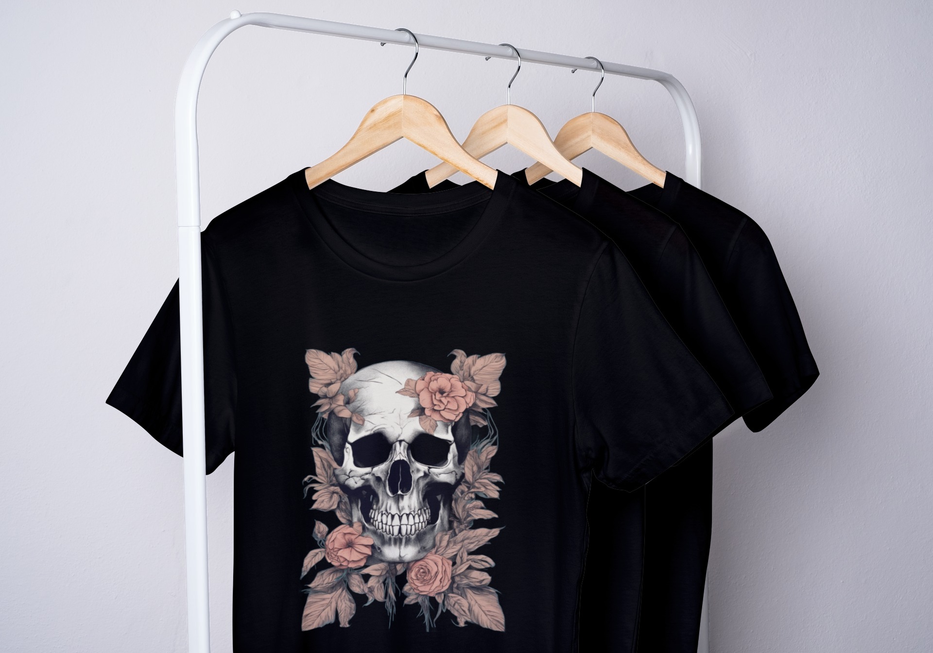 Camiseta Feminina Skull and Flowers