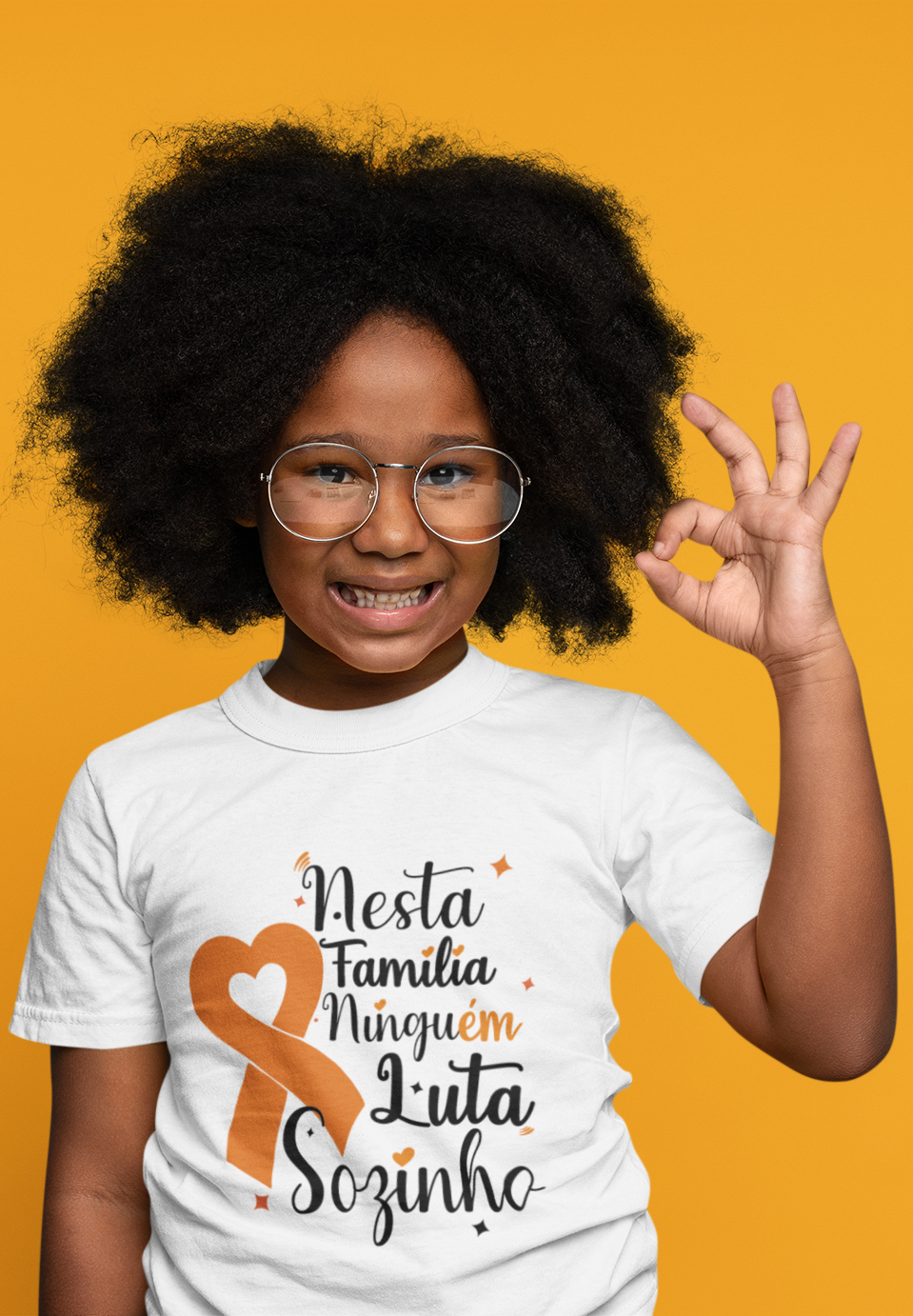 Nesta família ninguém luta sozinho -- Infantil Unissex Branca