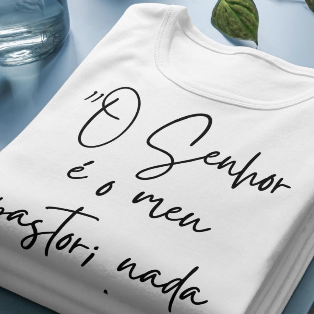 Camiseta Versículo - Salmos 23:1 - O Senhor é o meu Pastor - Estampa Preta