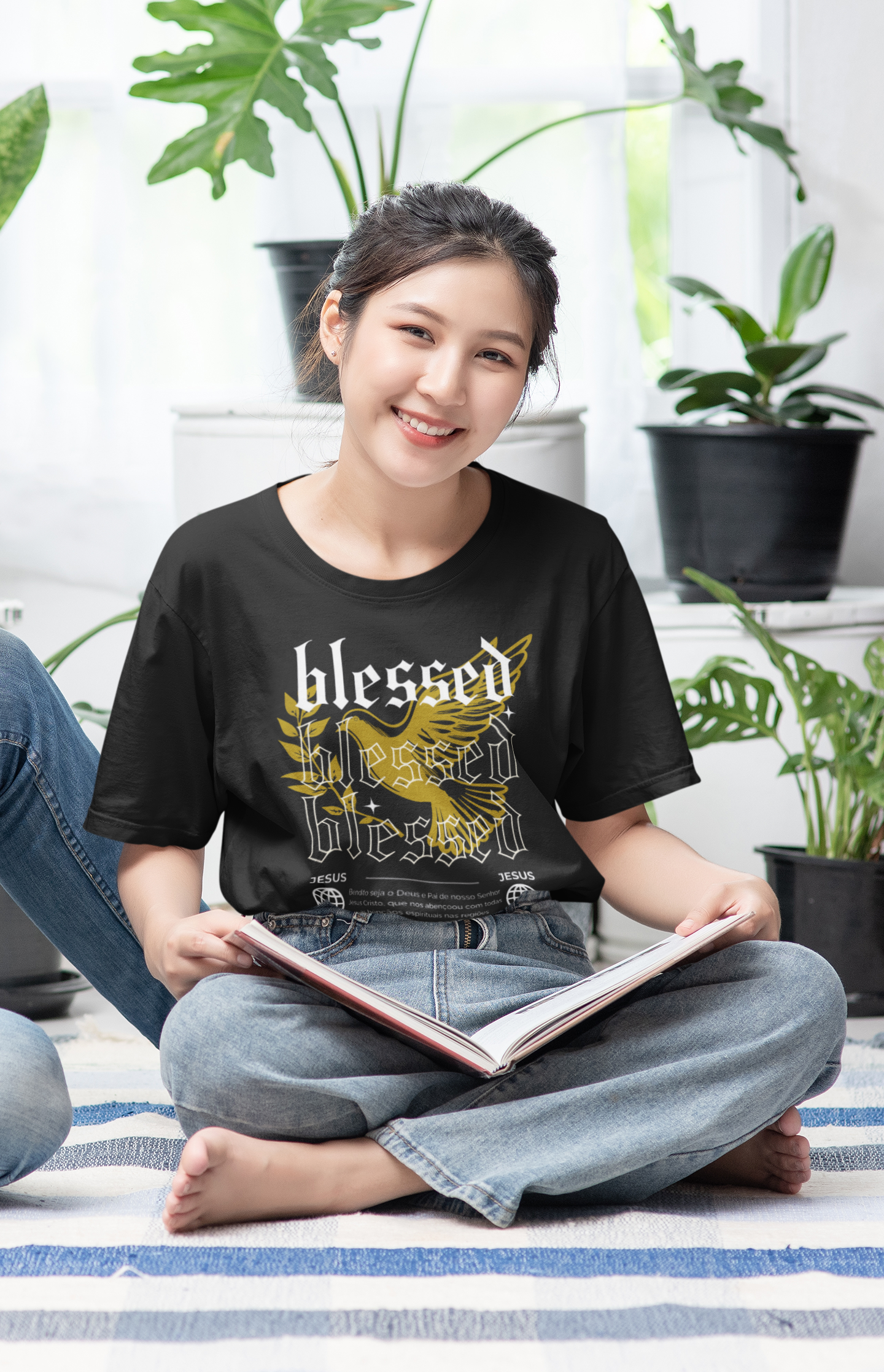 Camiseta Unissex Blessed - Classic escura