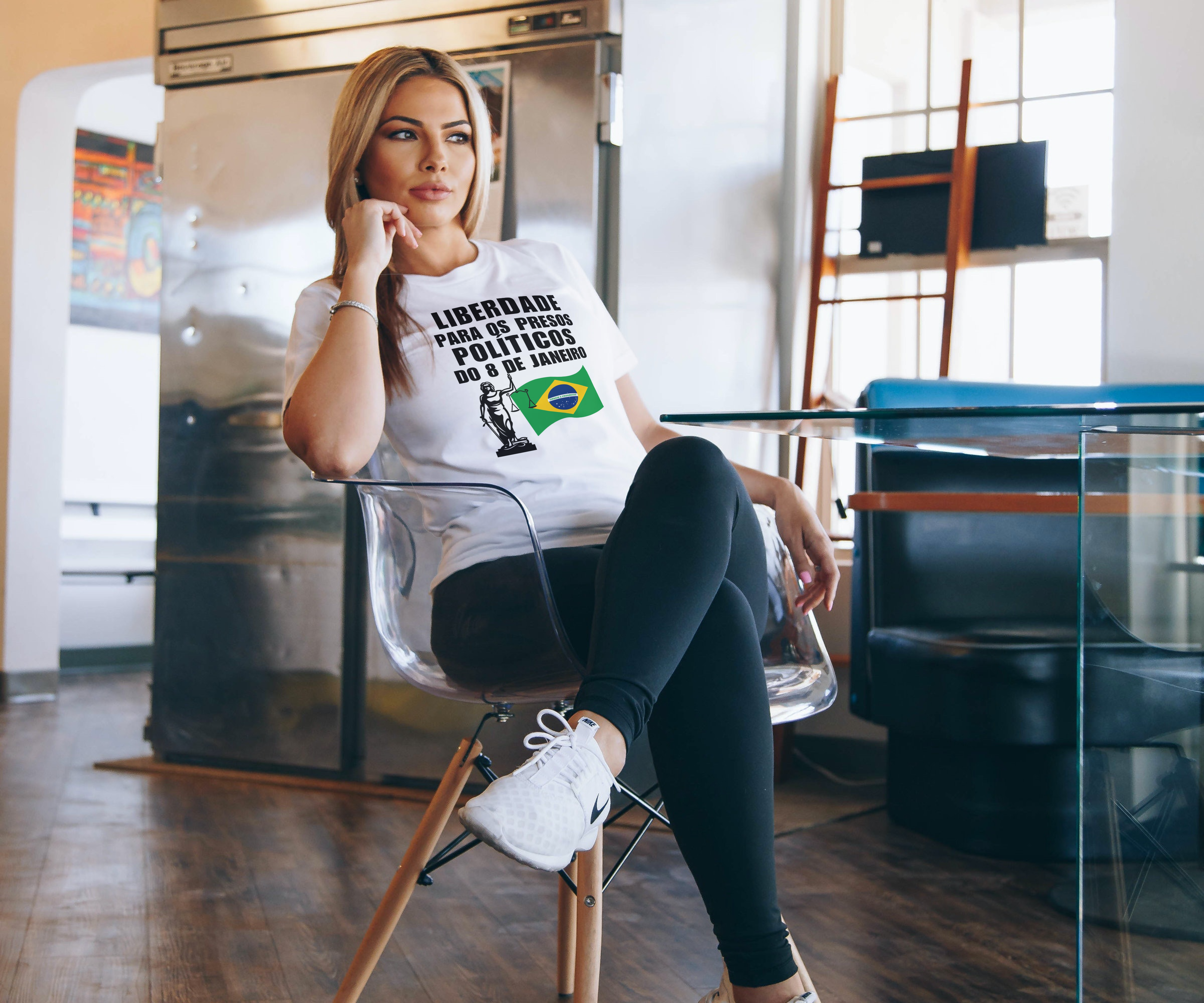 Liberdade aos presos políticos - Camiseta Feminina