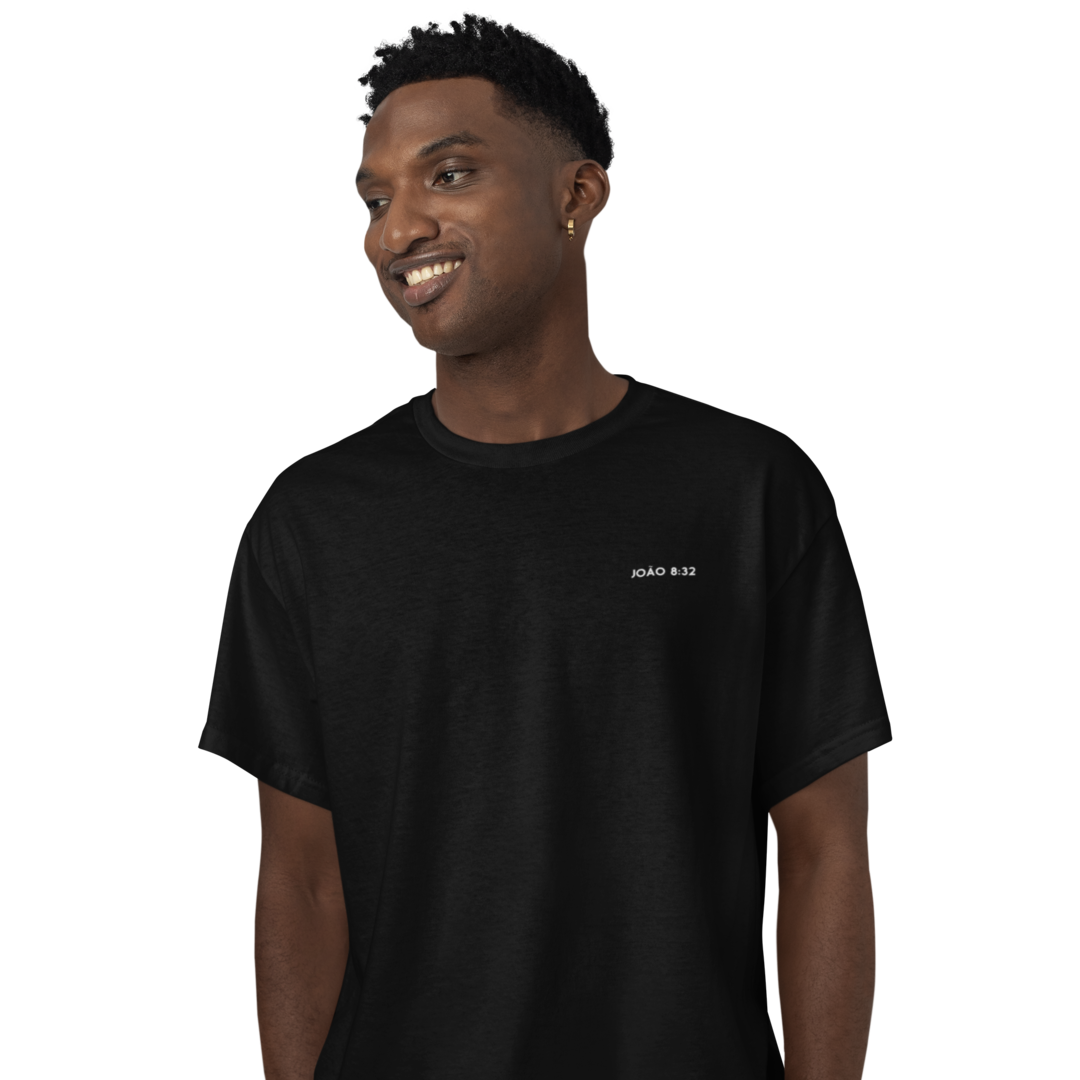 Nome do produto: Camiseta Cristã Prime - João 8:32 - Minimalista