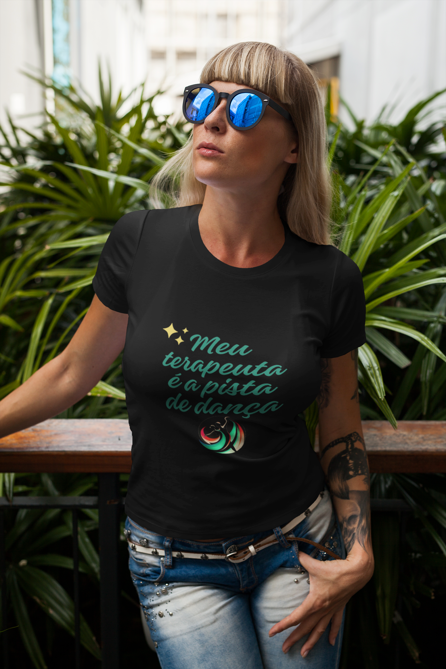 Camisa Feminina Meu Terapeuta é a Pista de Dança