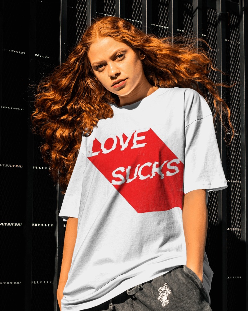 CAMISETA - Love Sucks