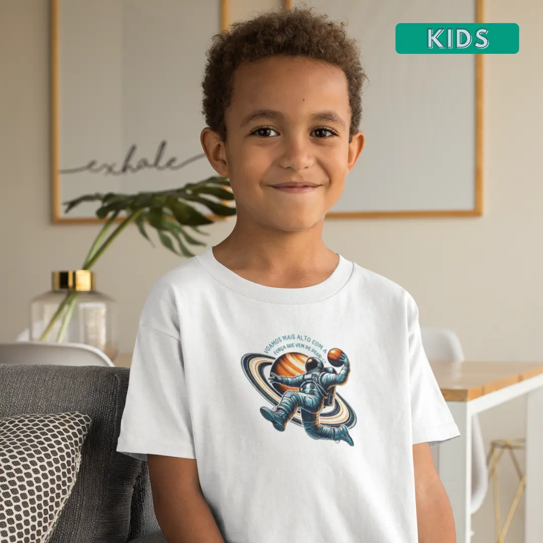Nome do produto: Camiseta Infantil 2 a 8 anos - Voe alto com a força de Deus.