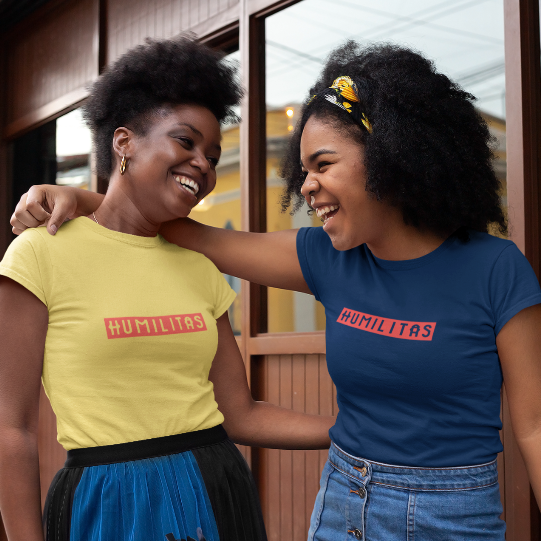 T-Shirt Estonada Feminina Baby Long: Coleção Humilitas Cloth Minimal (Modelo 1)