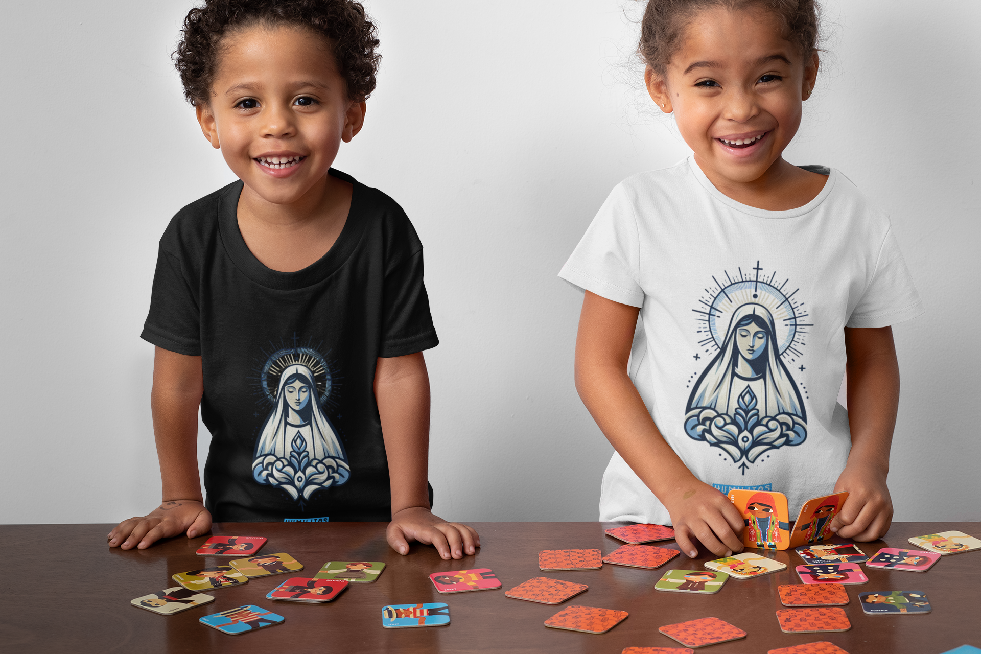 T-Shirt Infantil 2 a 8 anos Humilitas Cloth: Coleção Maria e suas Faces - Nossa Senhora das Graças