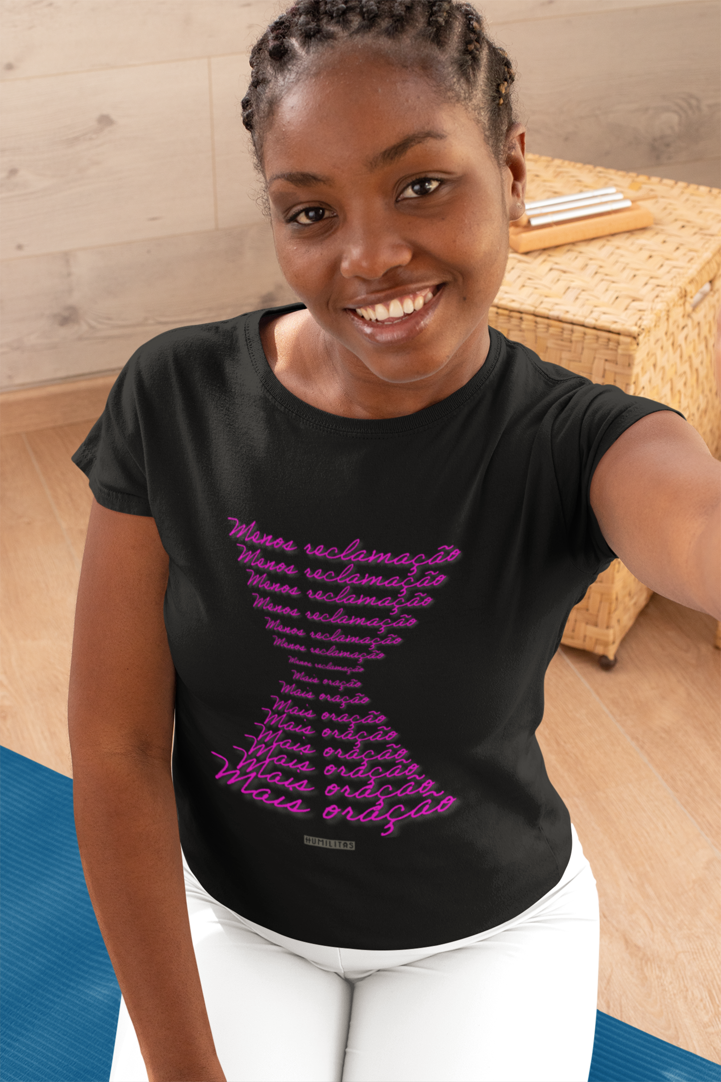 T-Shirt Babylong Humilitas Cloth: Menos reclamação, mais oração 2 | Coleção Fé em Estilo (Estampa Frente)