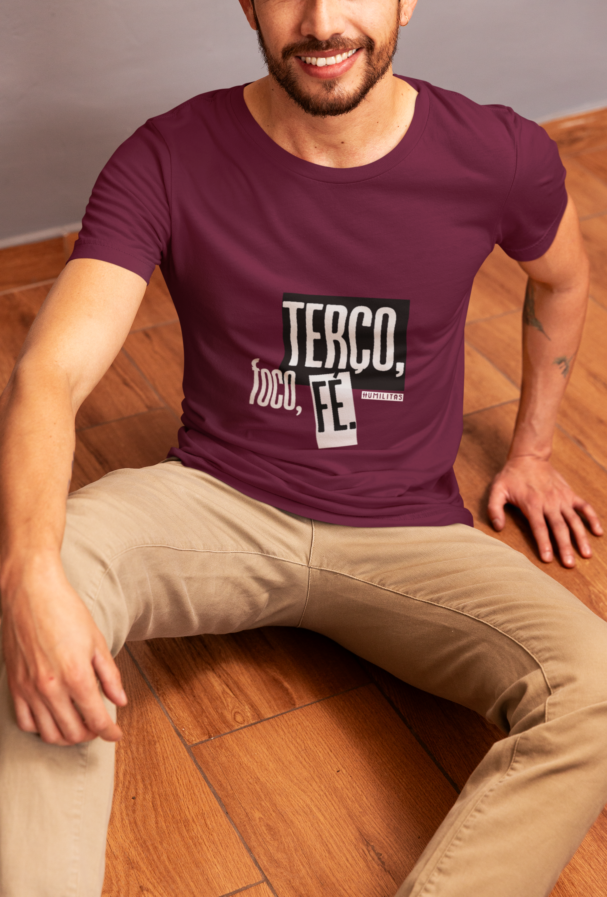 T-shirt Quality Humilitas: Terço, Foco, Fé | Coleção Fé em Estilo