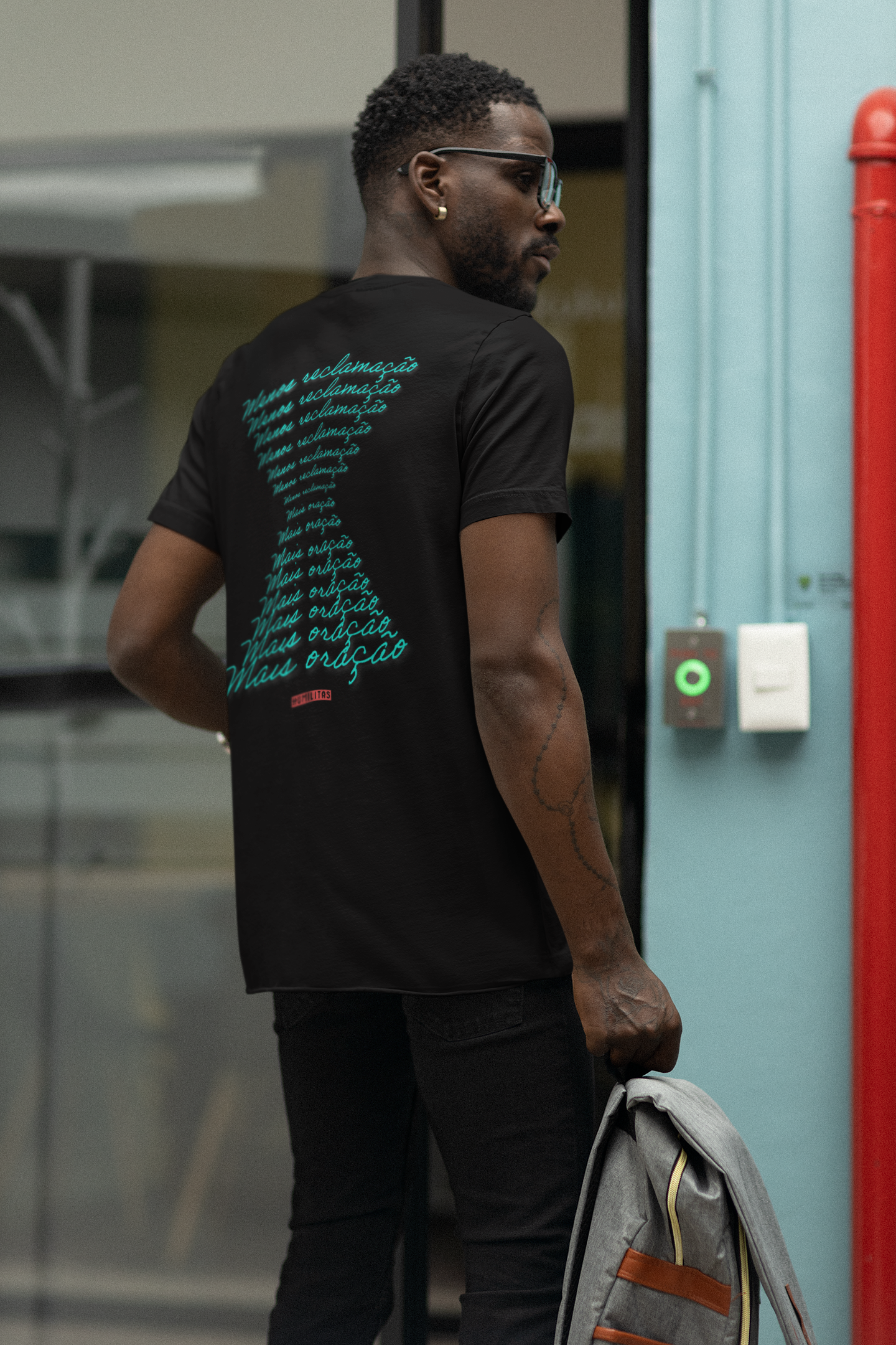 T-ShirtUnissex Humilitas Cloth: Menos Reclamação, Mais Oração 2 | Coleção Fé em Estilo (Estampa Costas)