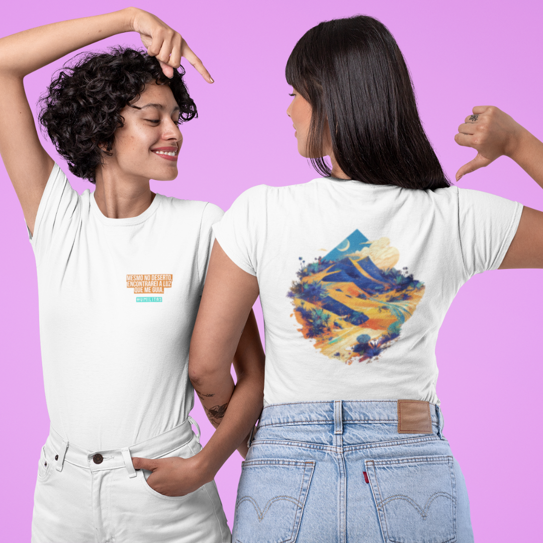 T-Shirt Feminina Baby Long Humilitas Cloth: Mesmo no deserto, encontrarei a luz que me guia | Coleção Fé em Estilo