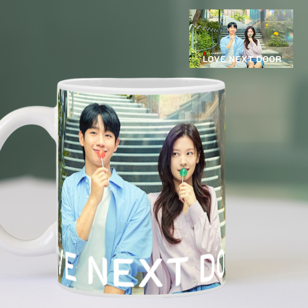 CANECA LOVE NEXT DOOR POSTER